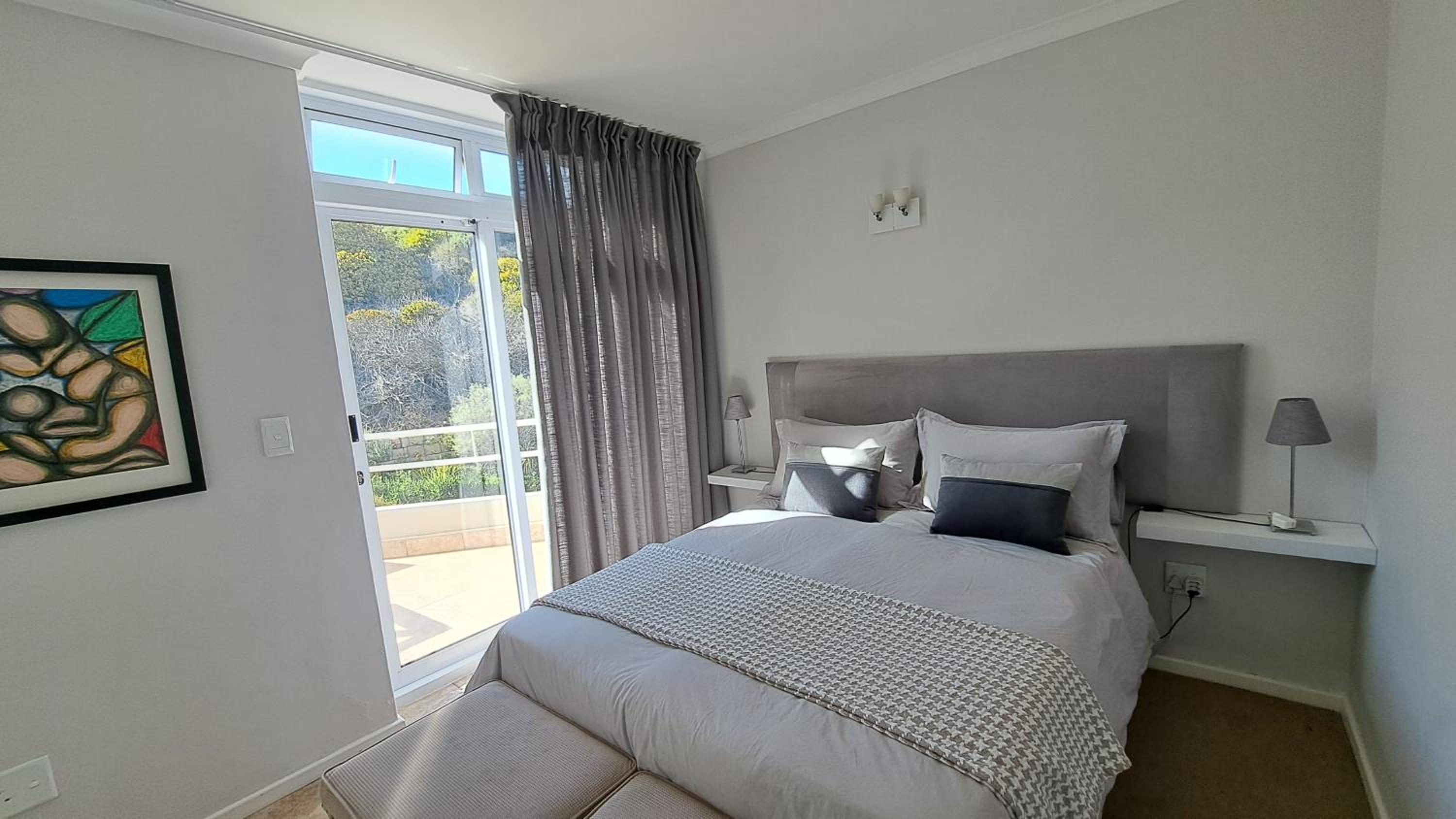 Executive Suite - Photo 5