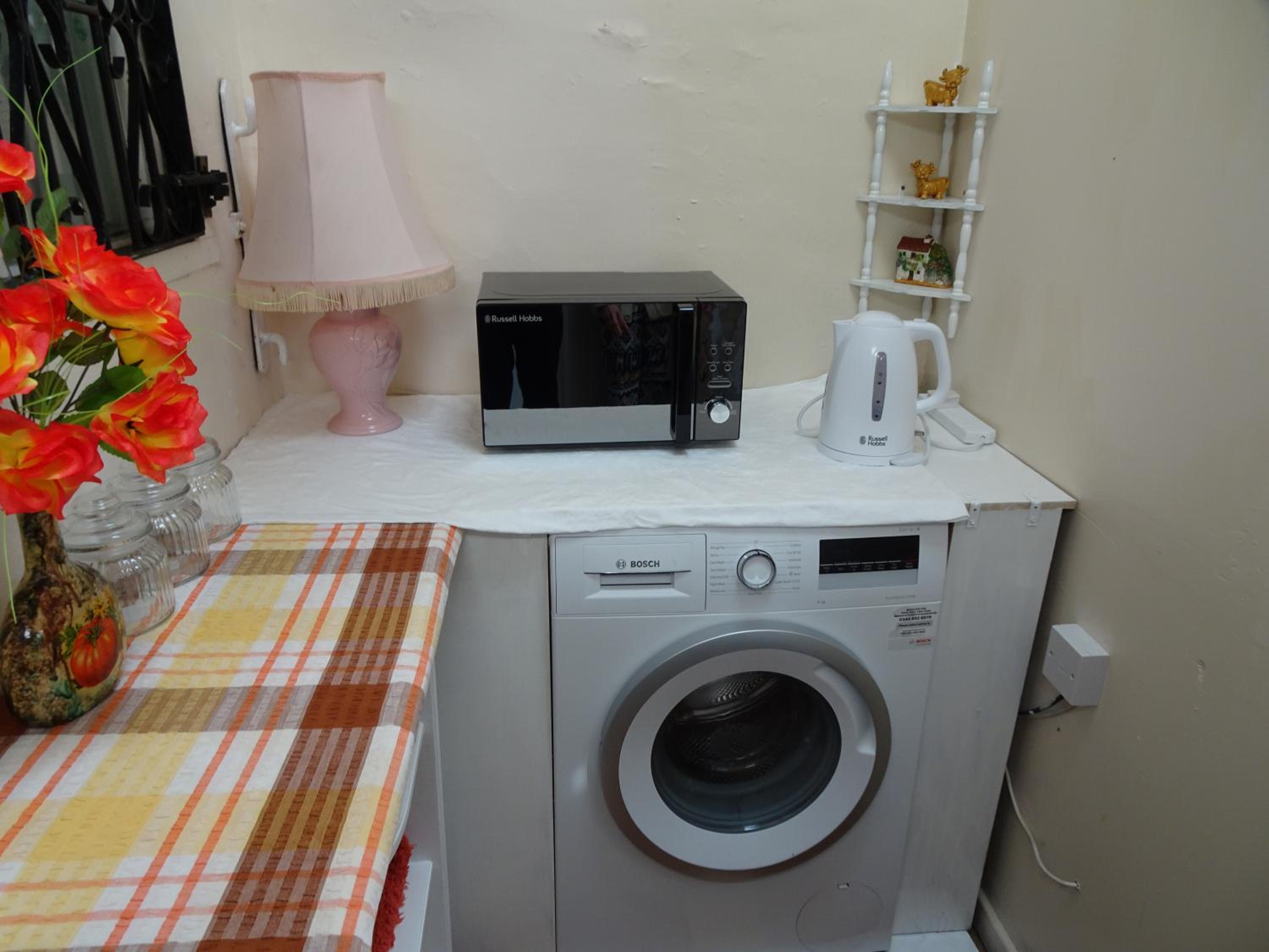 Double Room with Private External Bathroom - Photo 22