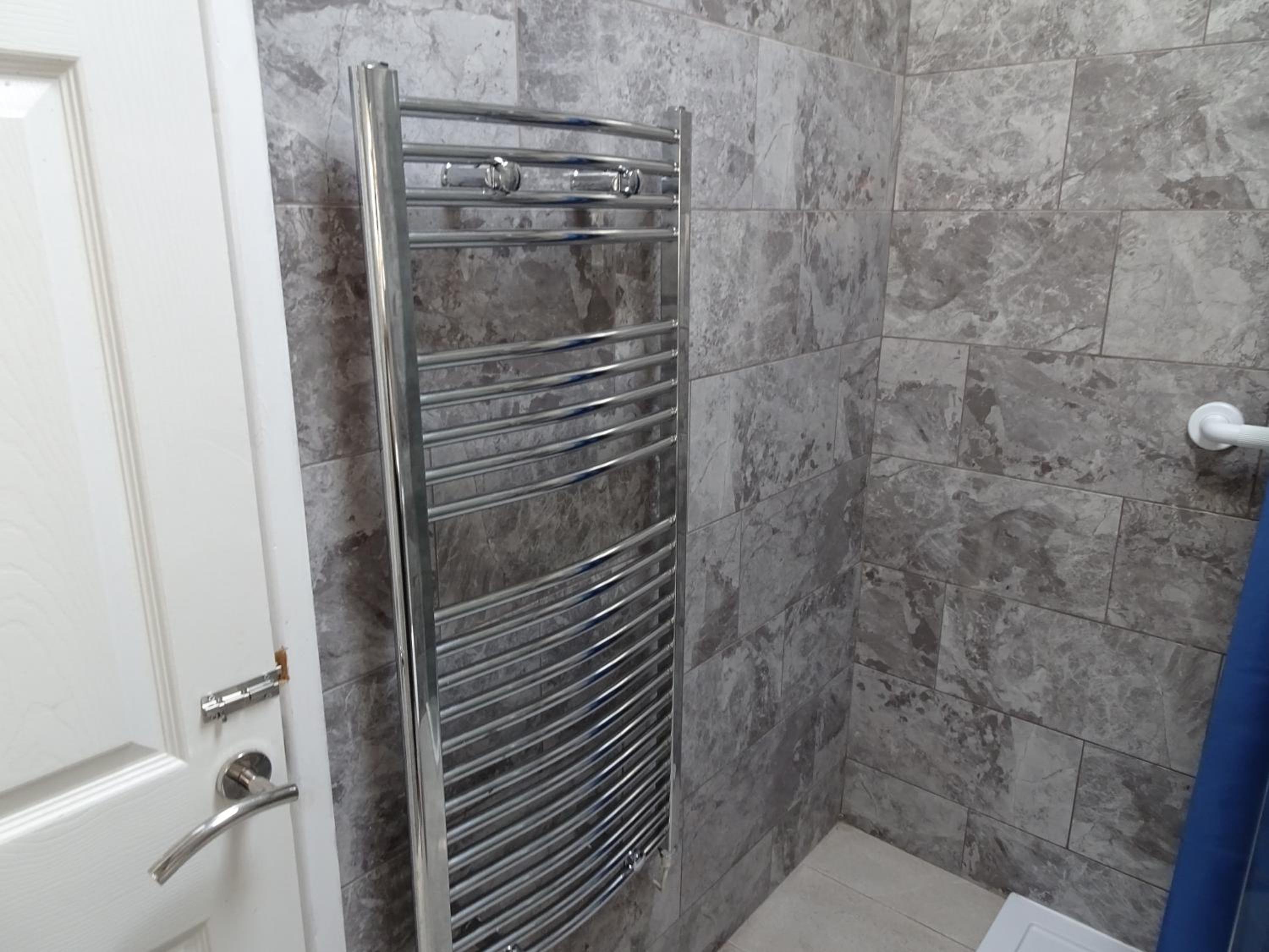 Double Room with Private External Bathroom - Photo 8