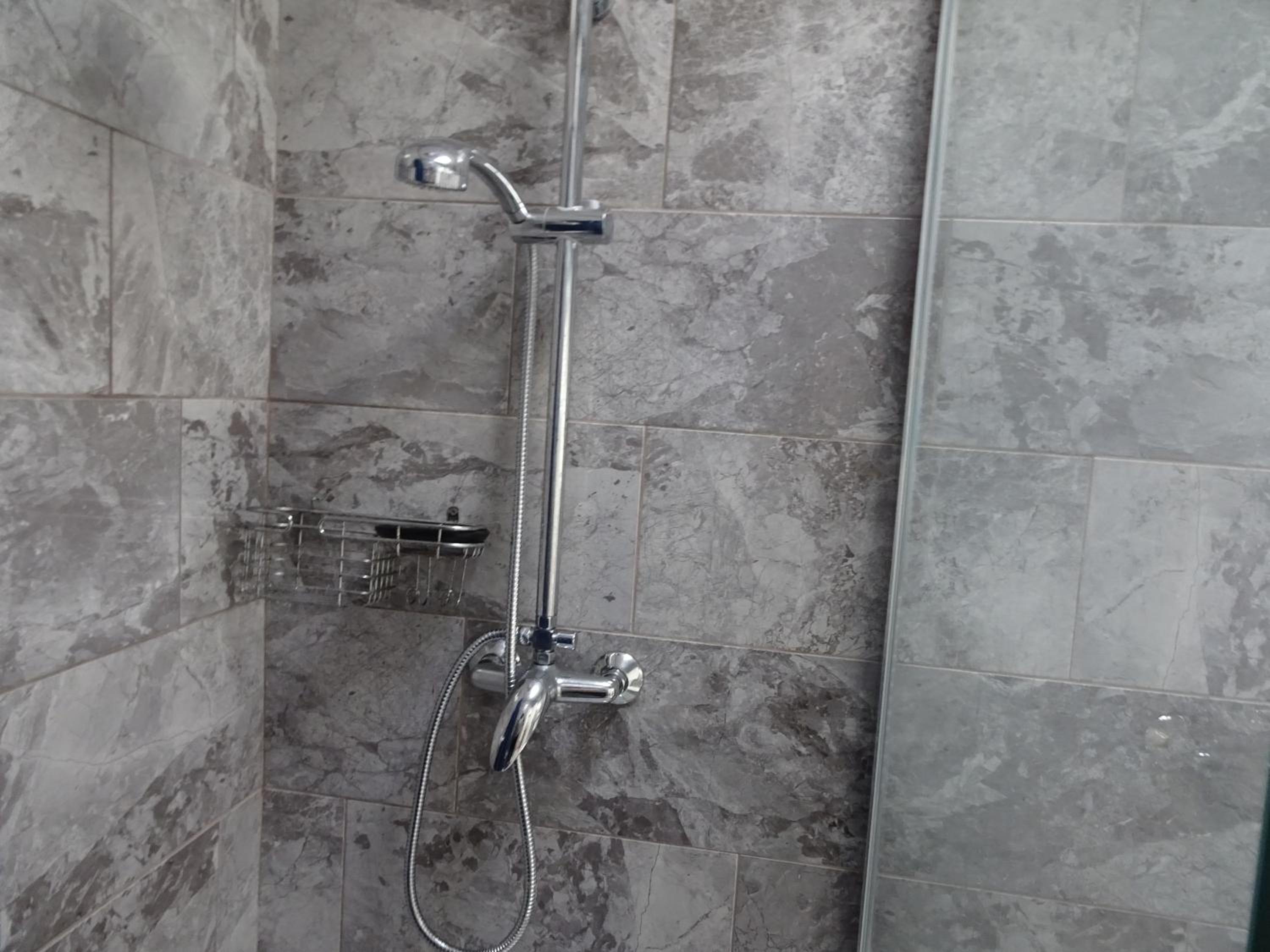 Double Room with Private External Bathroom - Photo 15