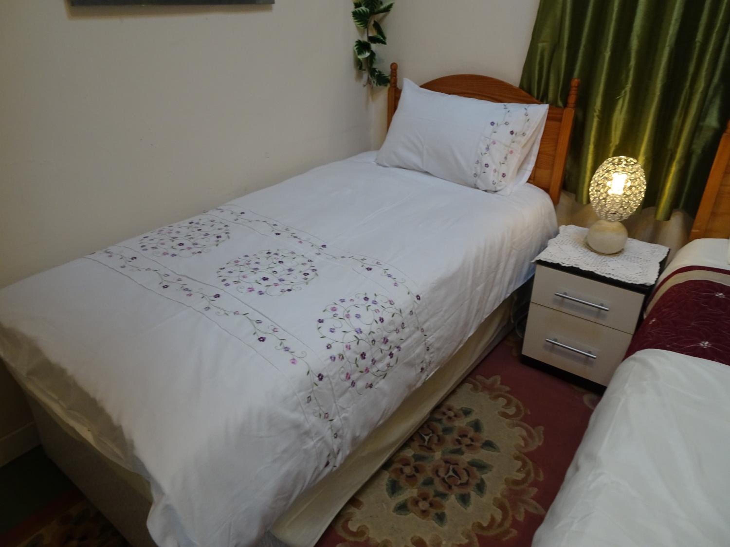 Double Room with Private External Bathroom - Photo 28