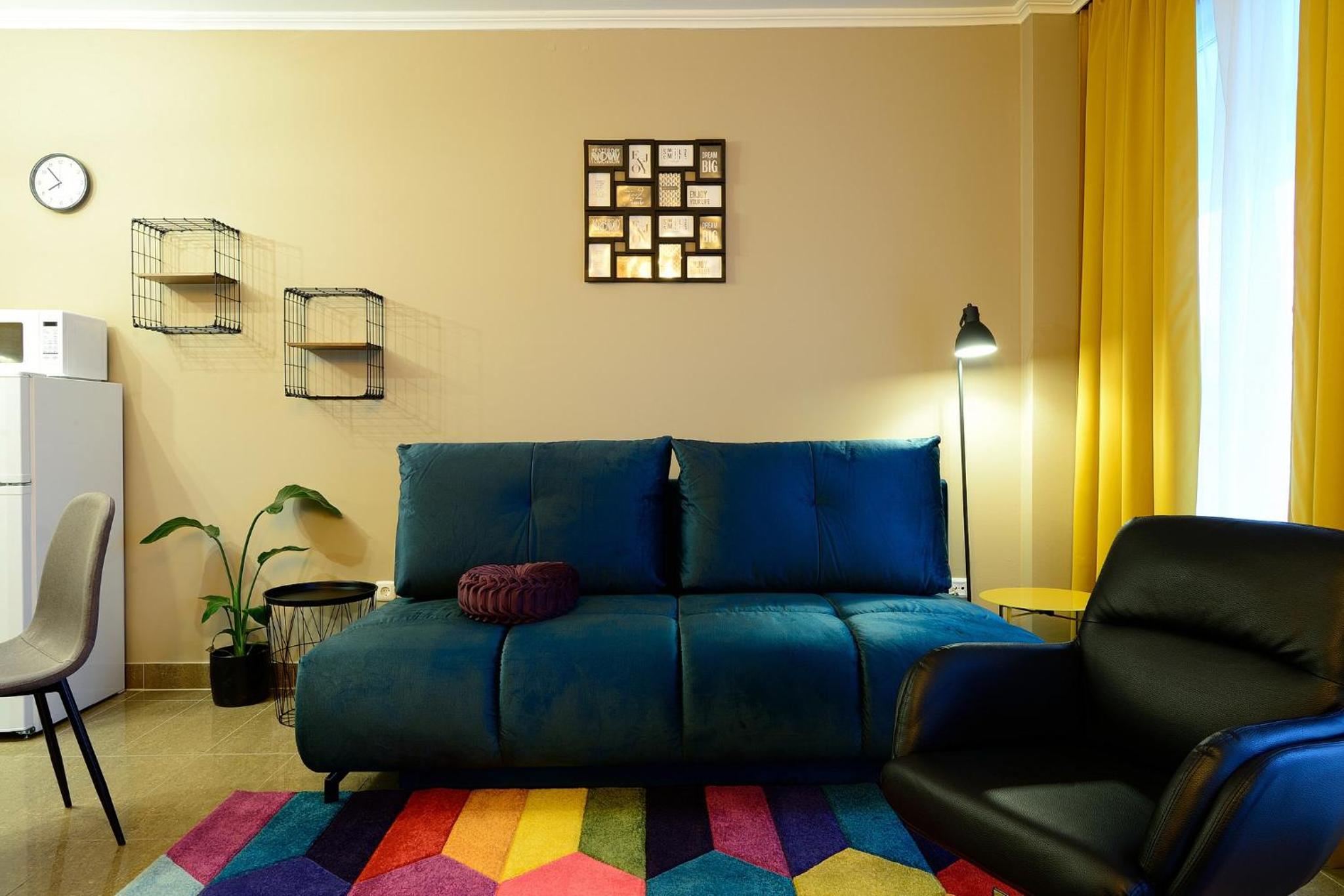 Apartment with Balcony - Photo 7