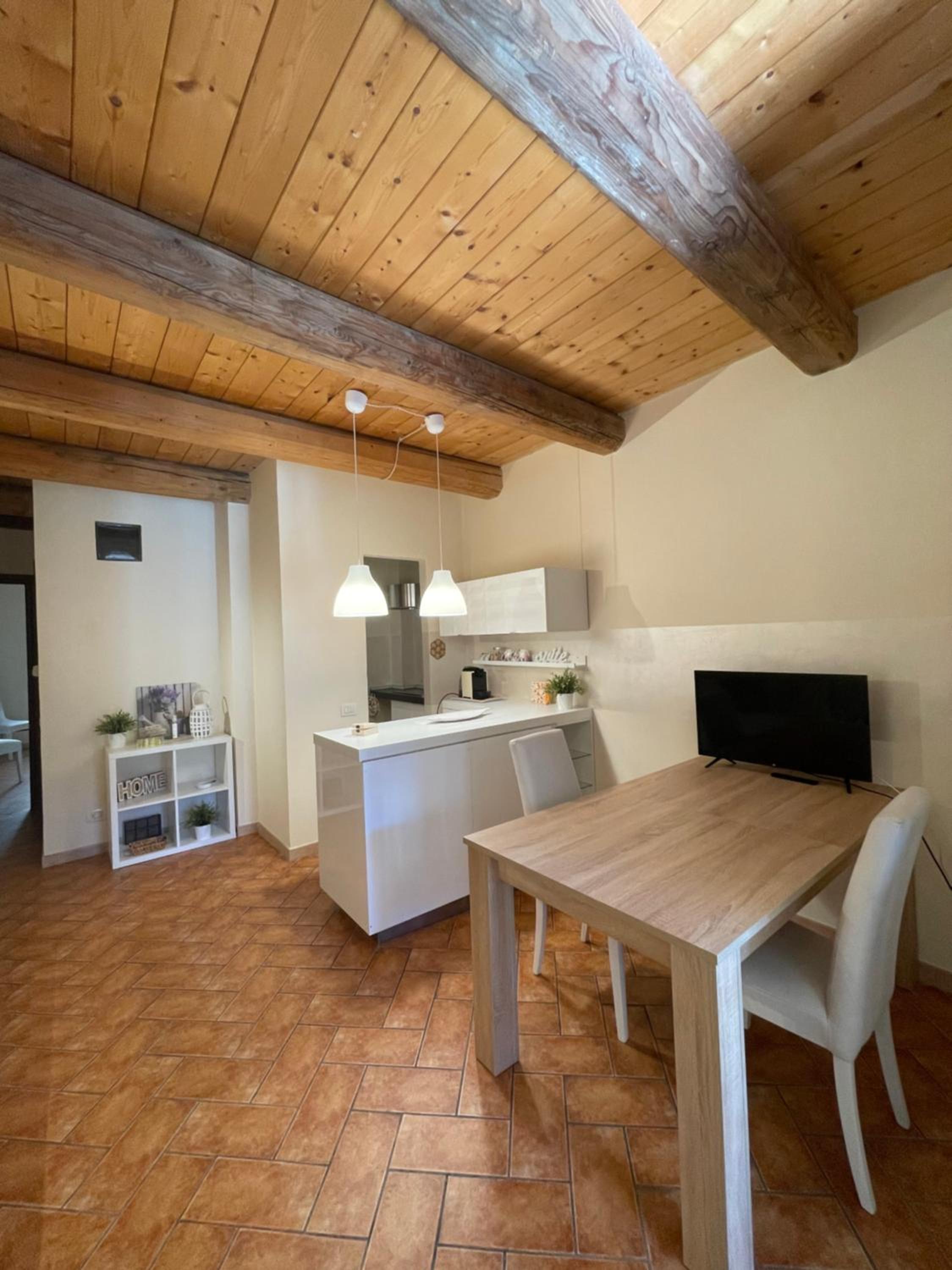 One-Bedroom Apartment - Photo 3