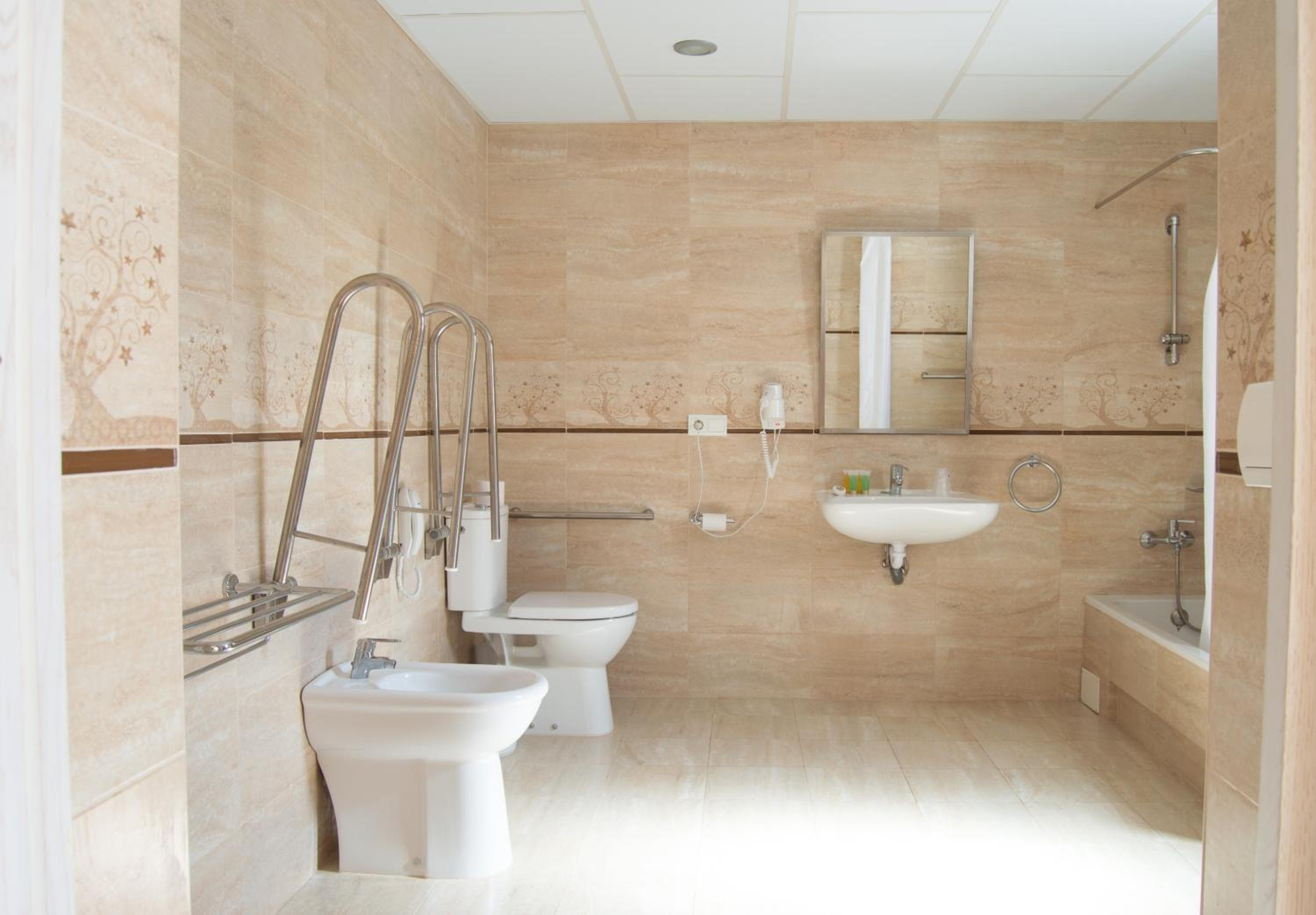 Queen Room - Disability Access photo 2