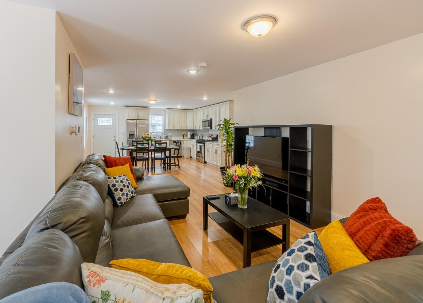 Three-Bedroom Apartment photo 1