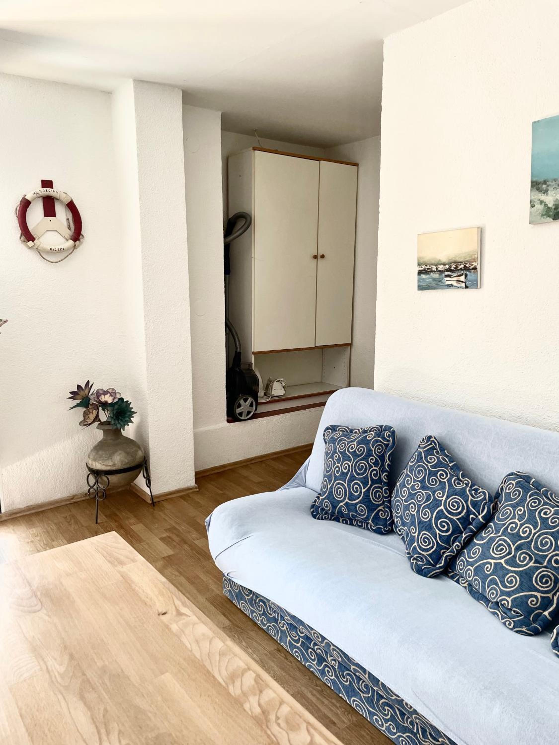 One-Bedroom Apartment photo 1