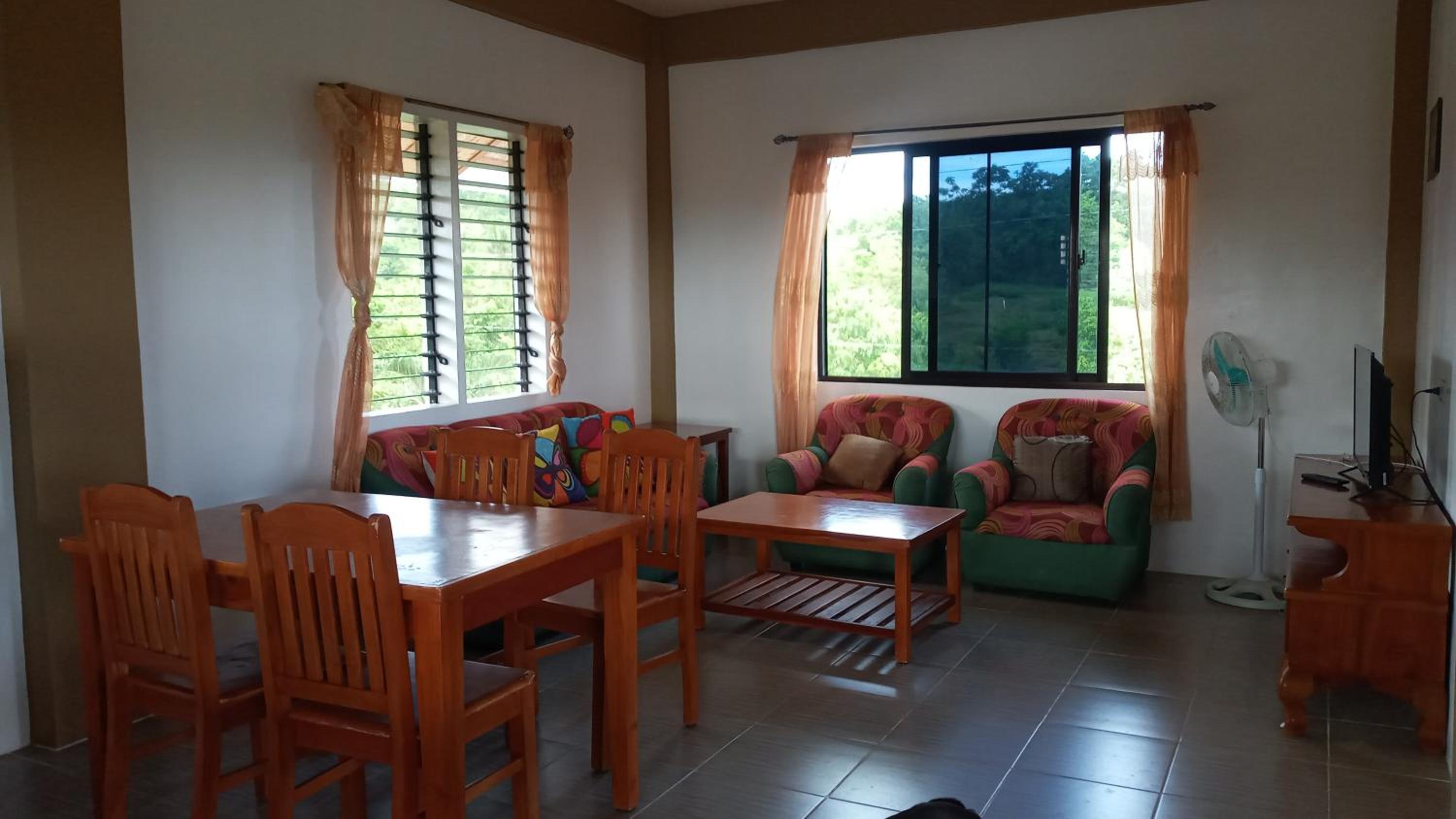 One-Bedroom Apartment - Photo 1