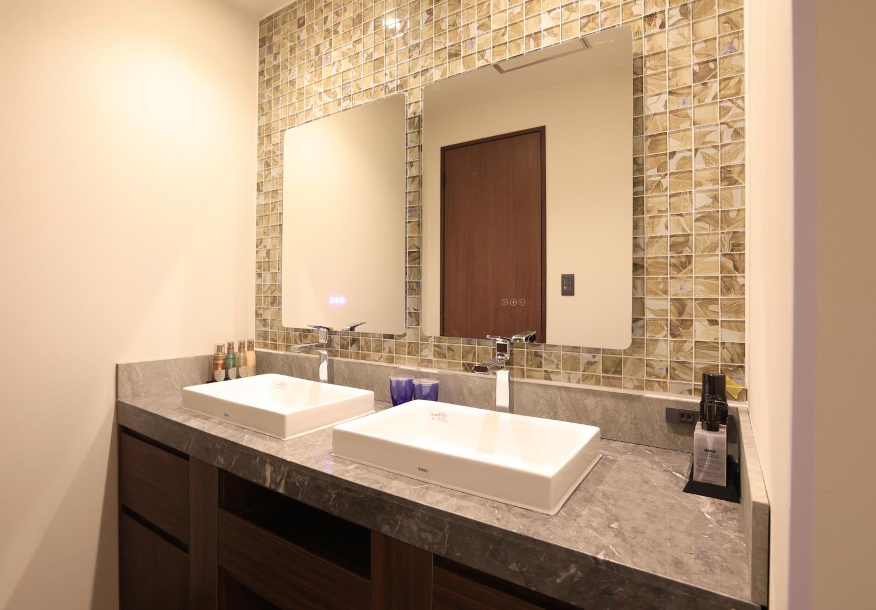 King Suite photo 2