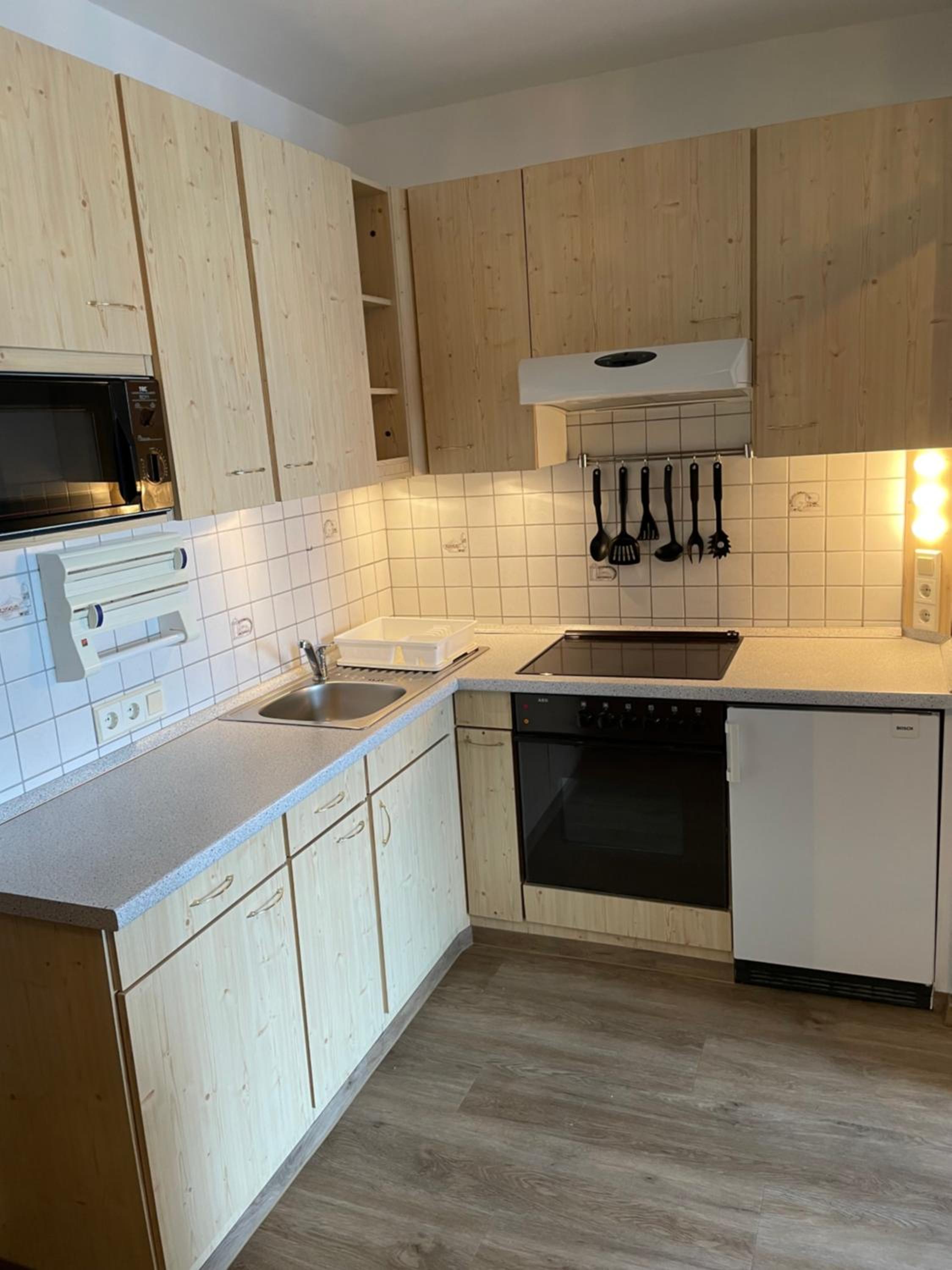 Apartment with Terrace - Photo 2