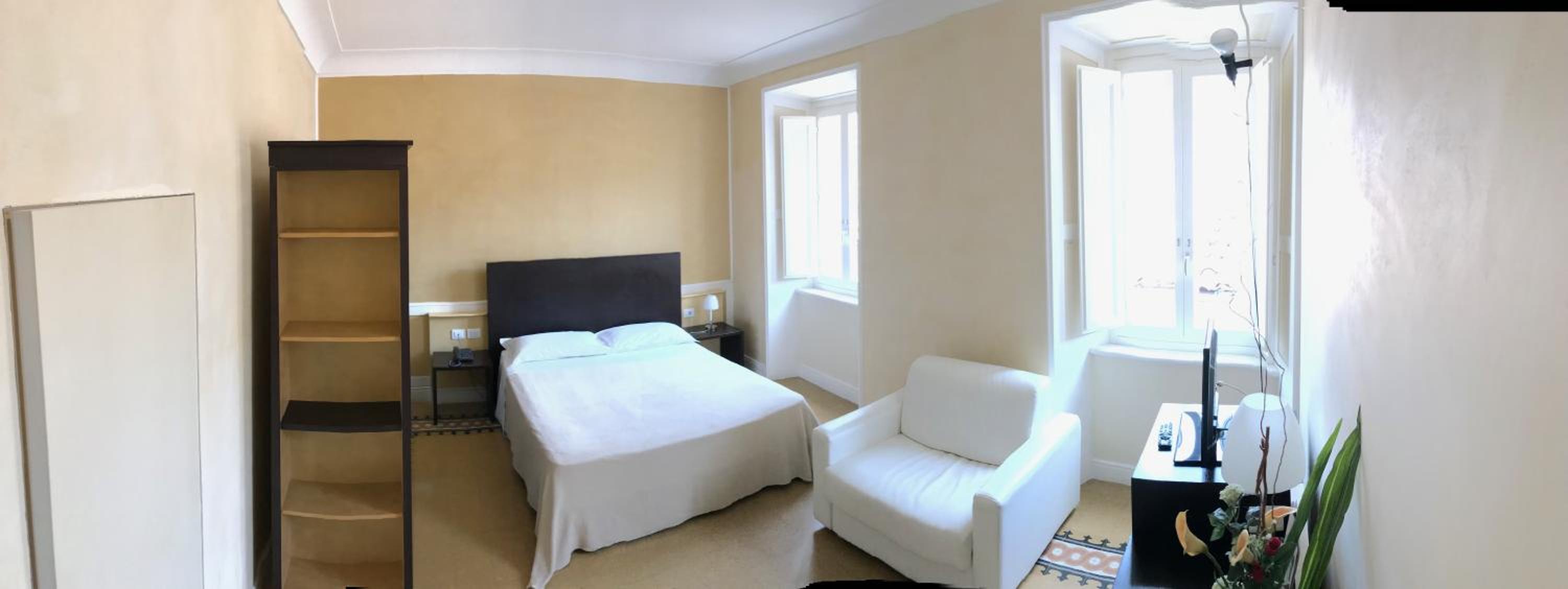 Double Room - Photo 7