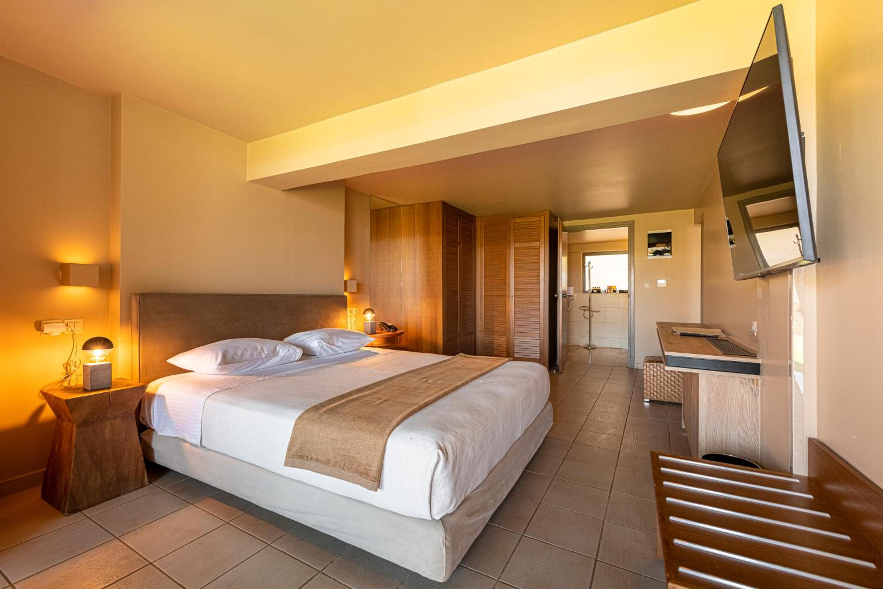 Superior Suite with Garden View  photo 3