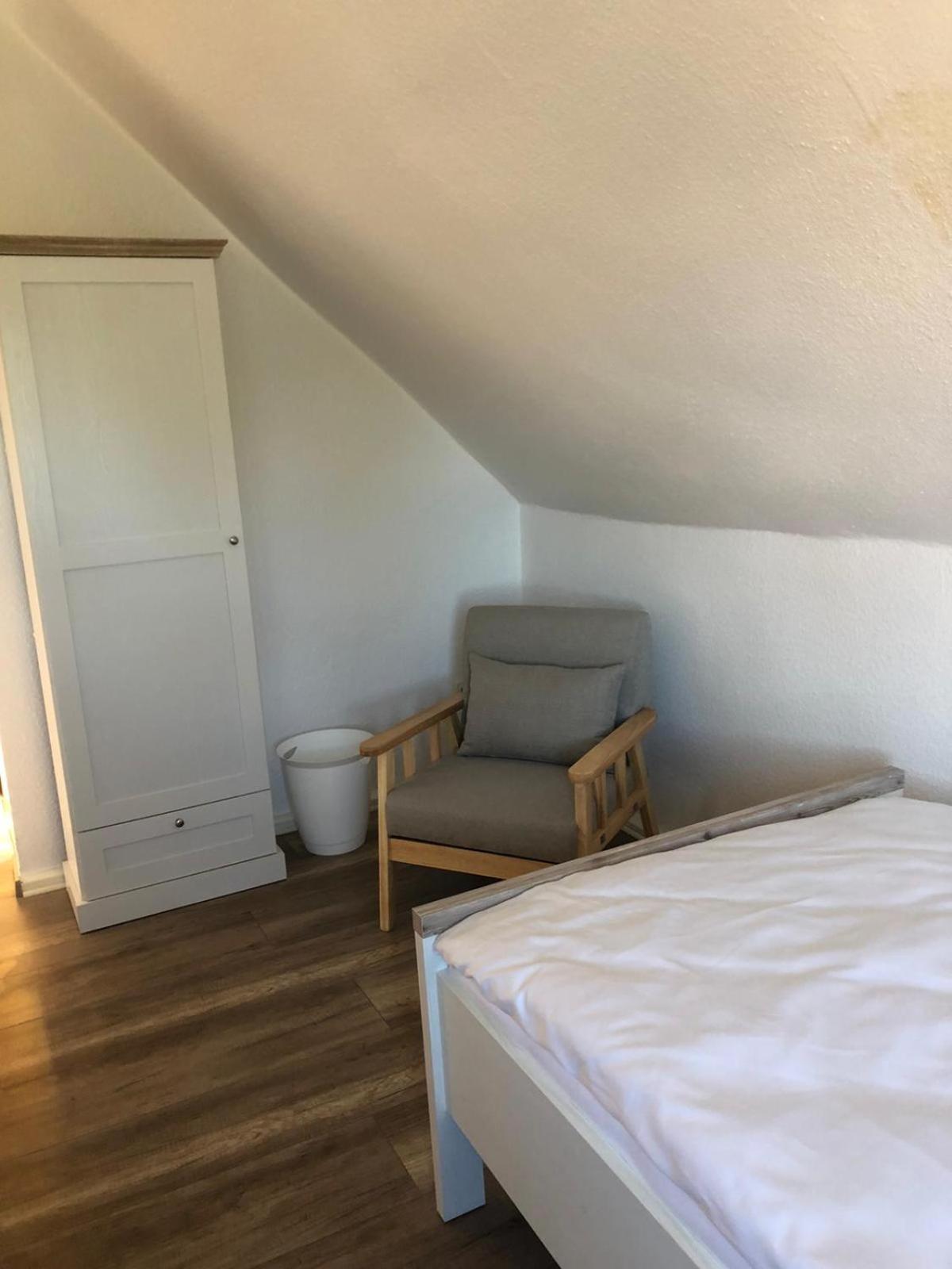 Single Room with Private Bathroom photo 2