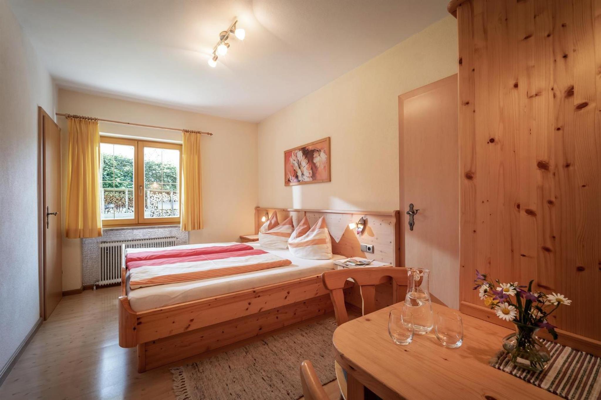Two-Bedroom Apartment with Shower  photo 1