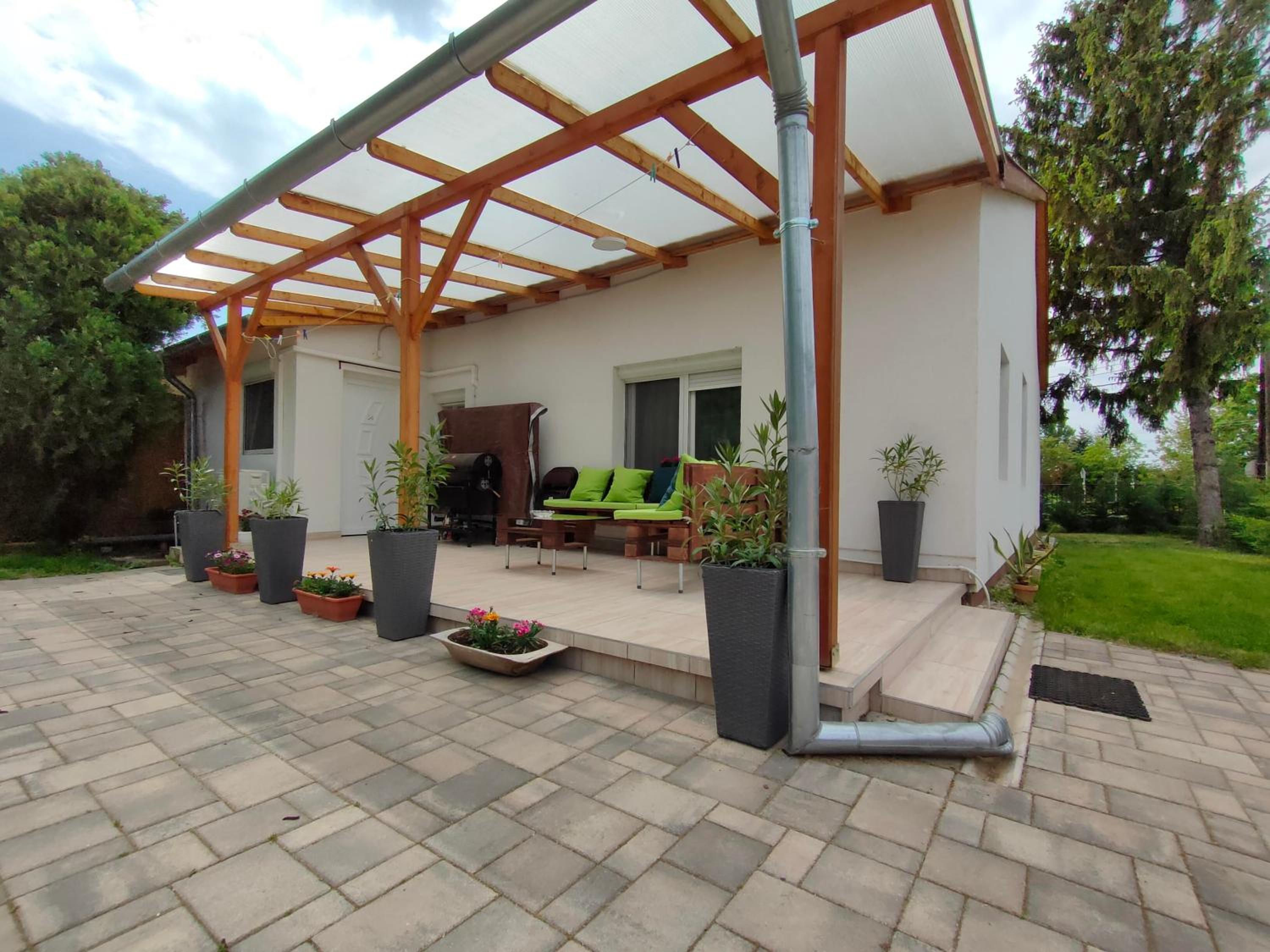Villa photo 2