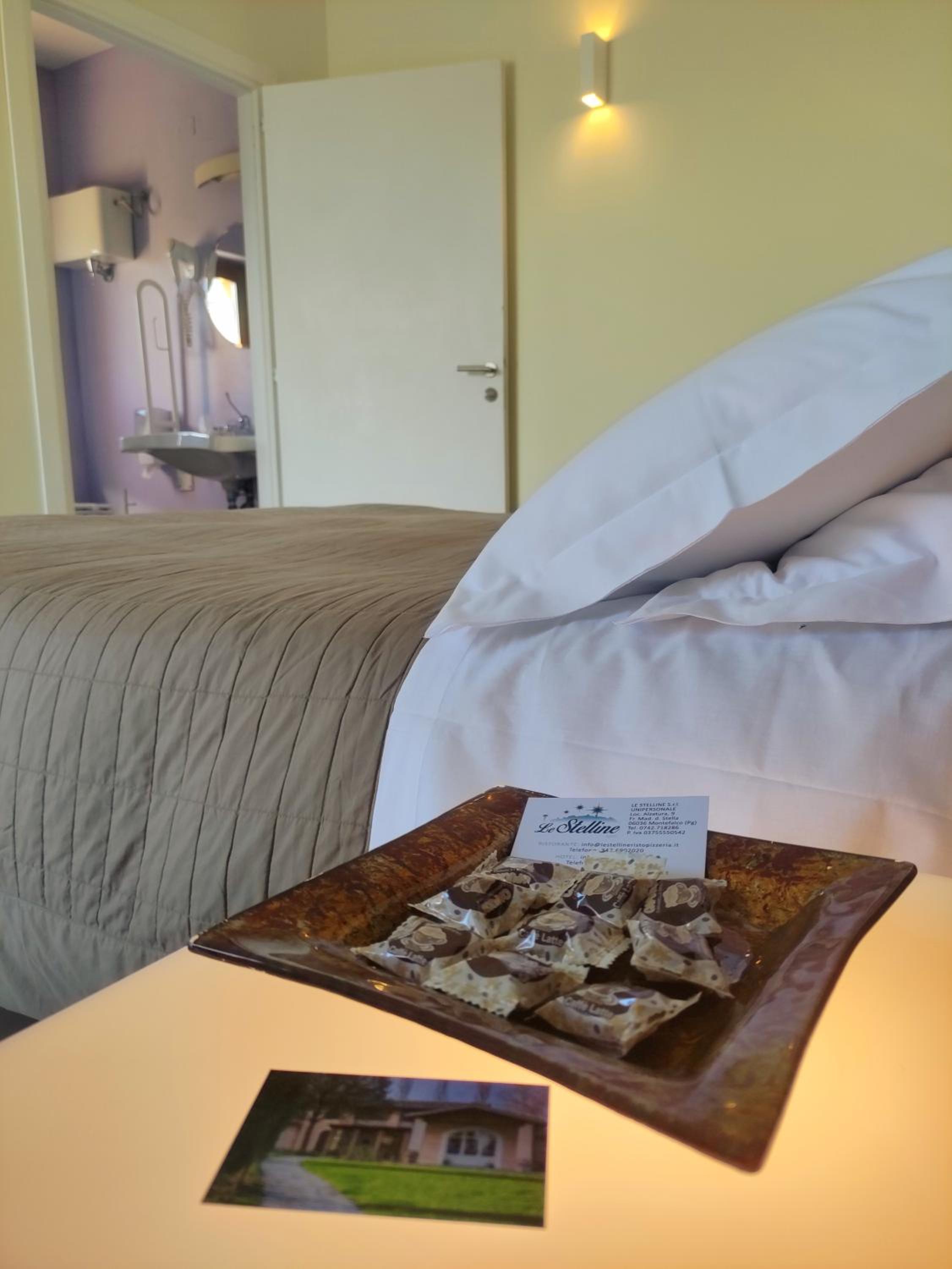 Standard Double Room - Photo 8