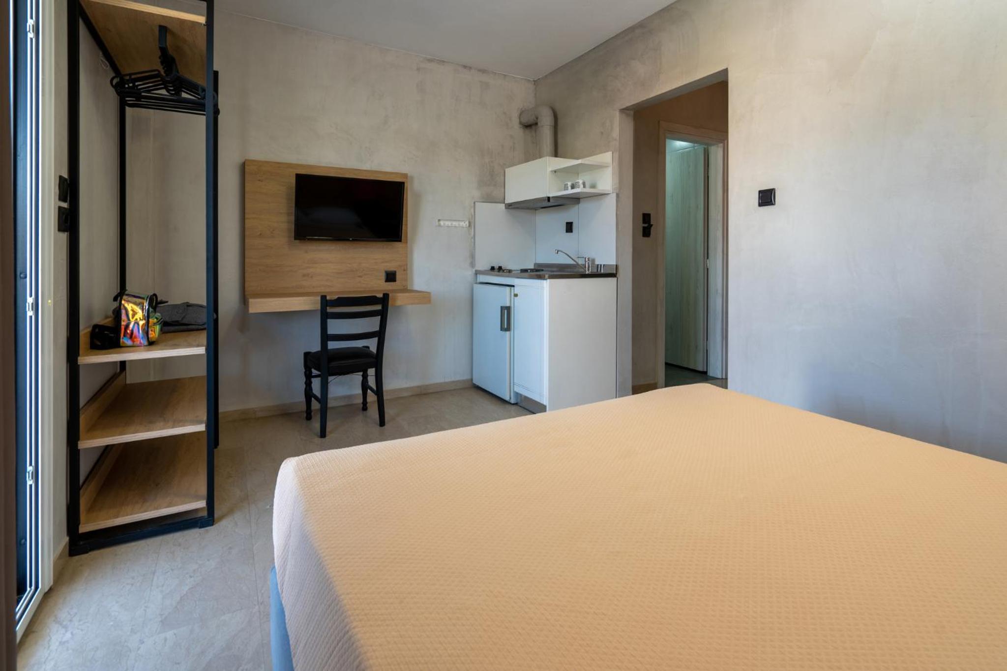Economy Double Room photo 3