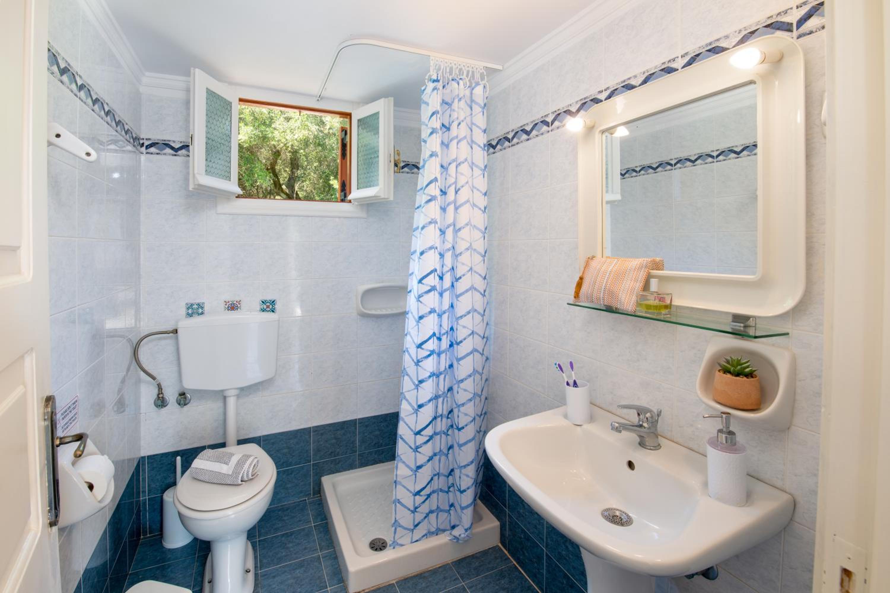Standard Twin Room with Garden View - Photo 14