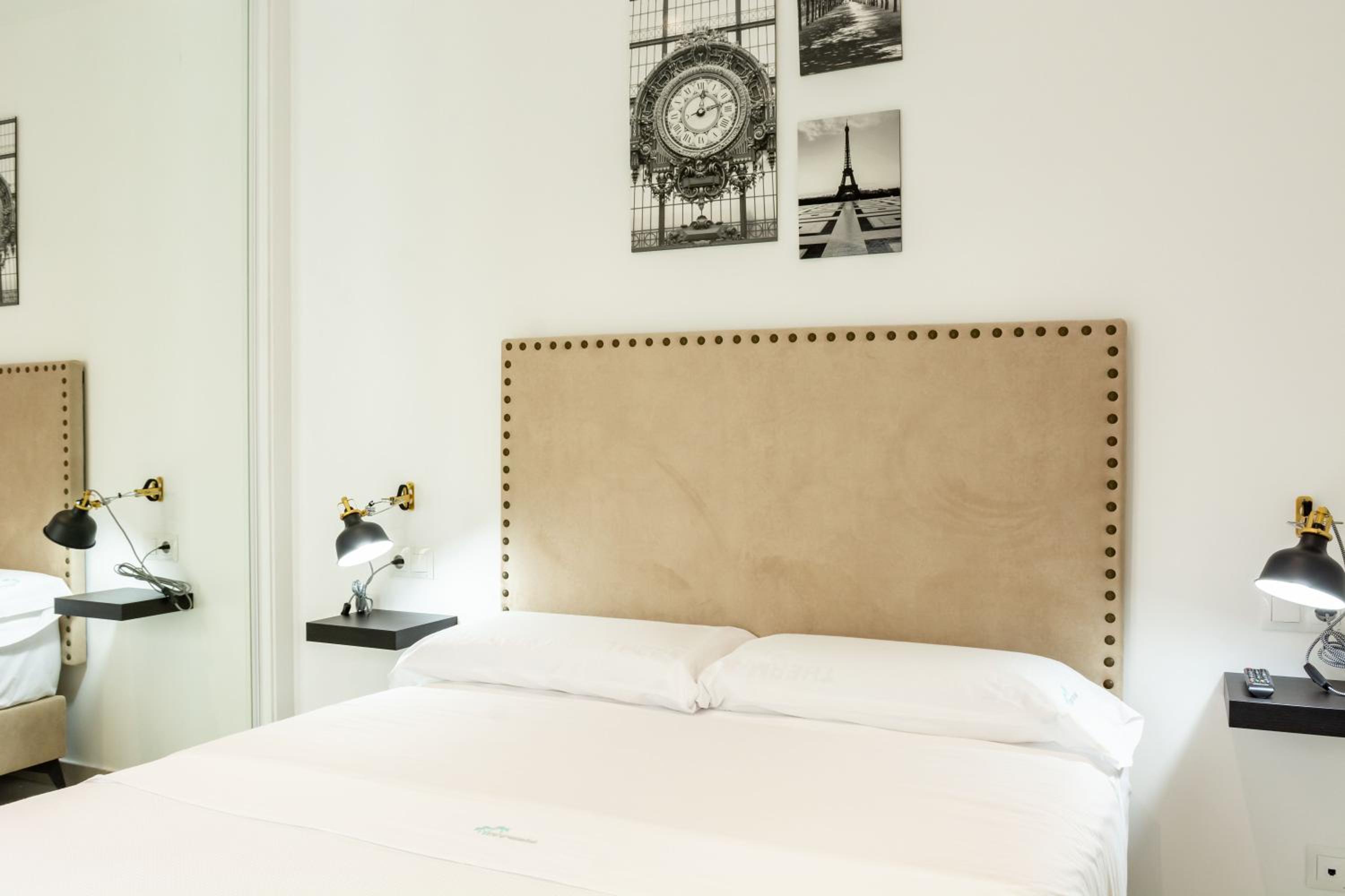 One-Bedroom Apartment - Photo 12
