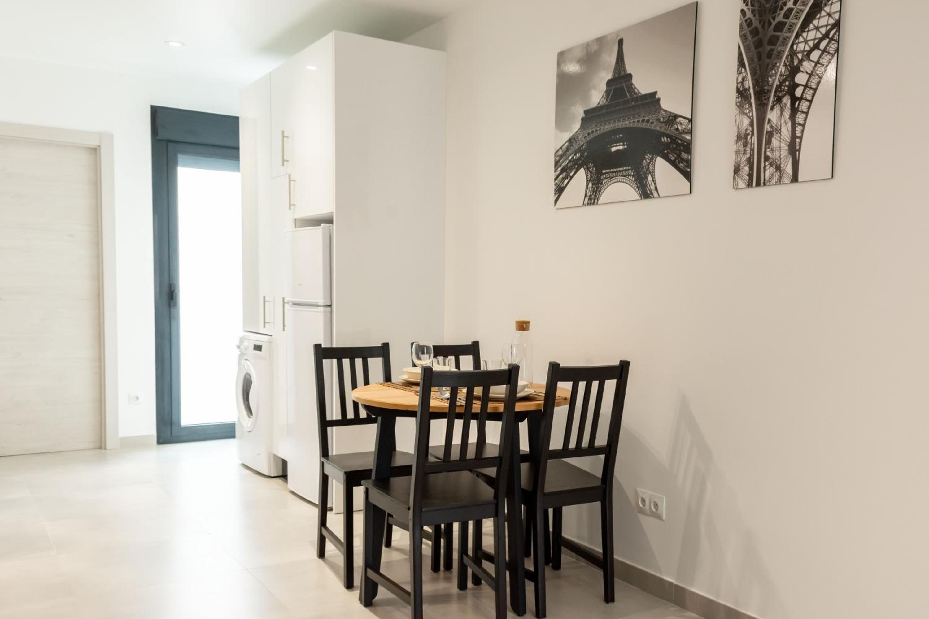 One-Bedroom Apartment - Photo 19