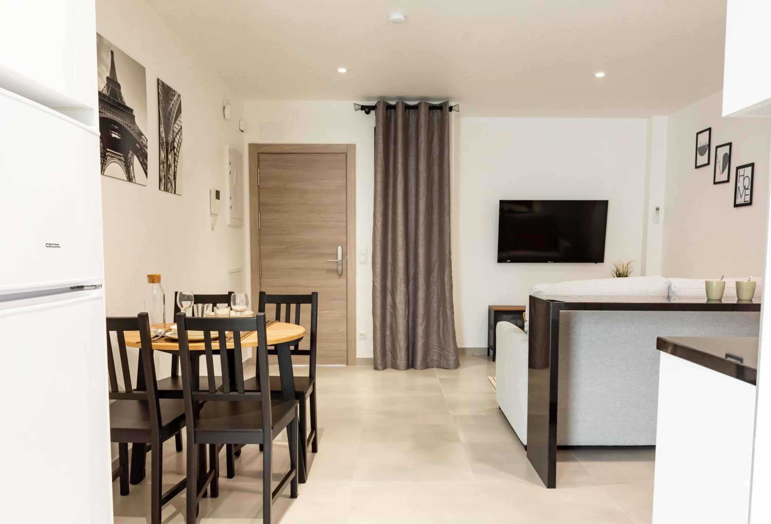 One-Bedroom Apartment - Photo 21