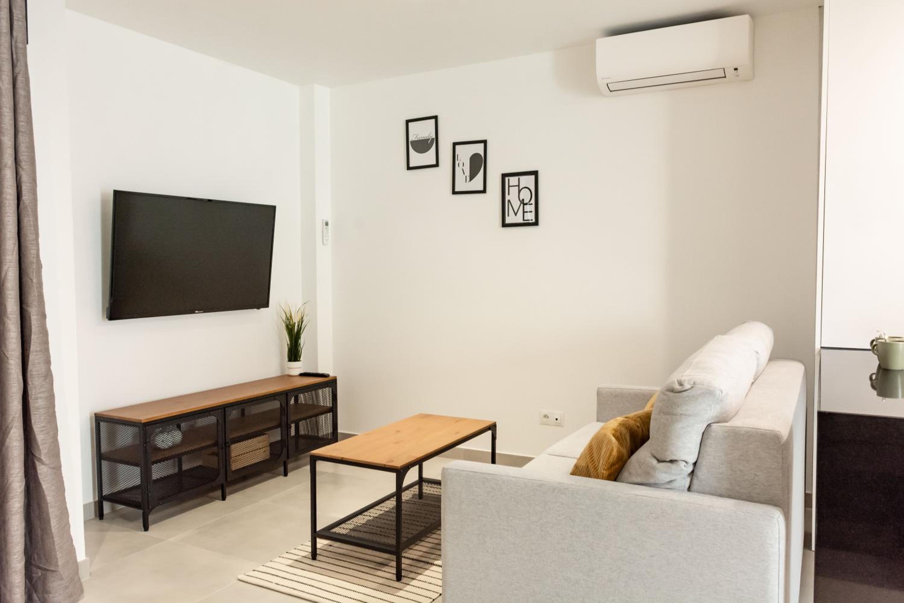 One-Bedroom Apartment - Photo 9