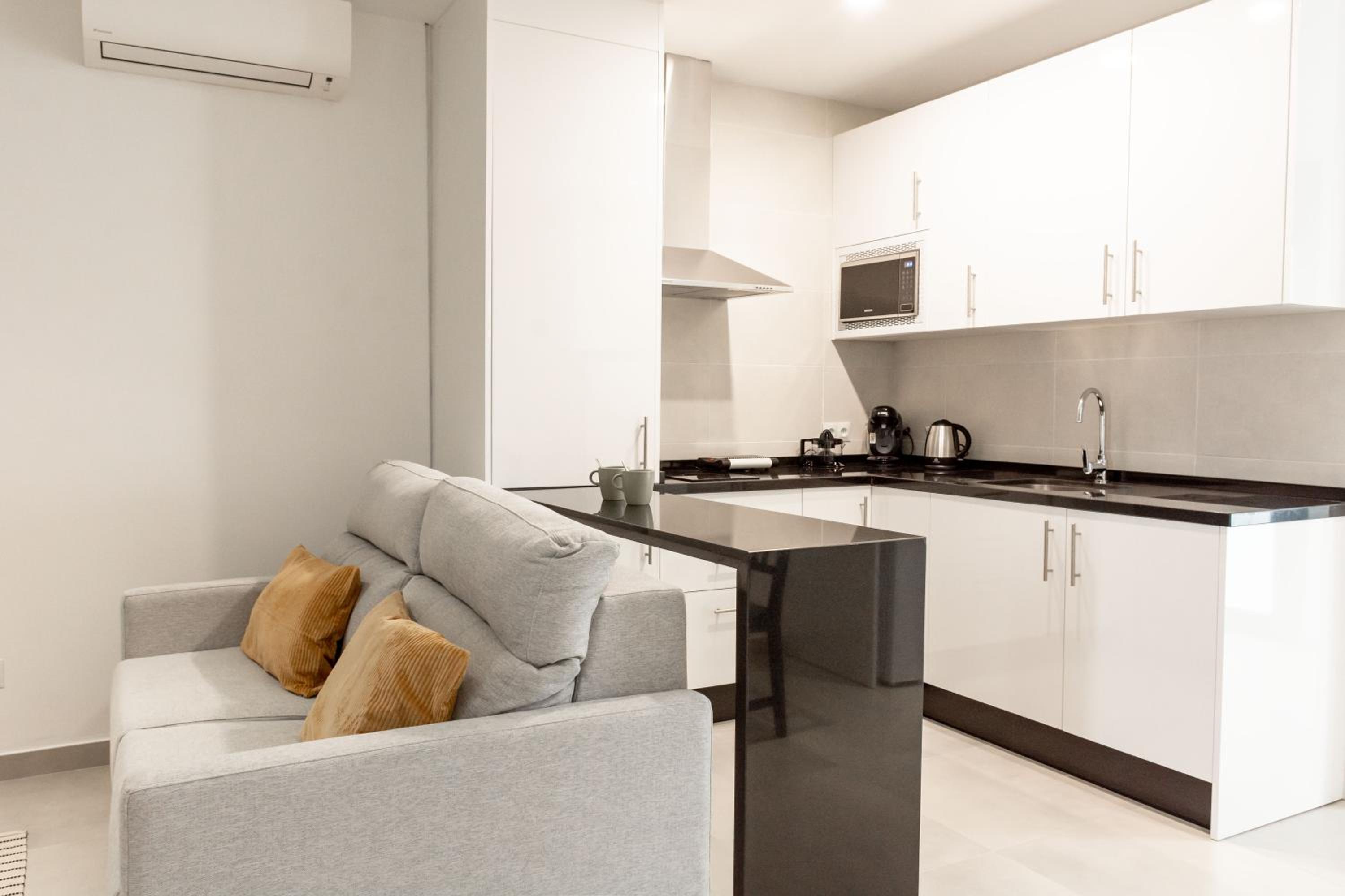 One-Bedroom Apartment - Photo 8