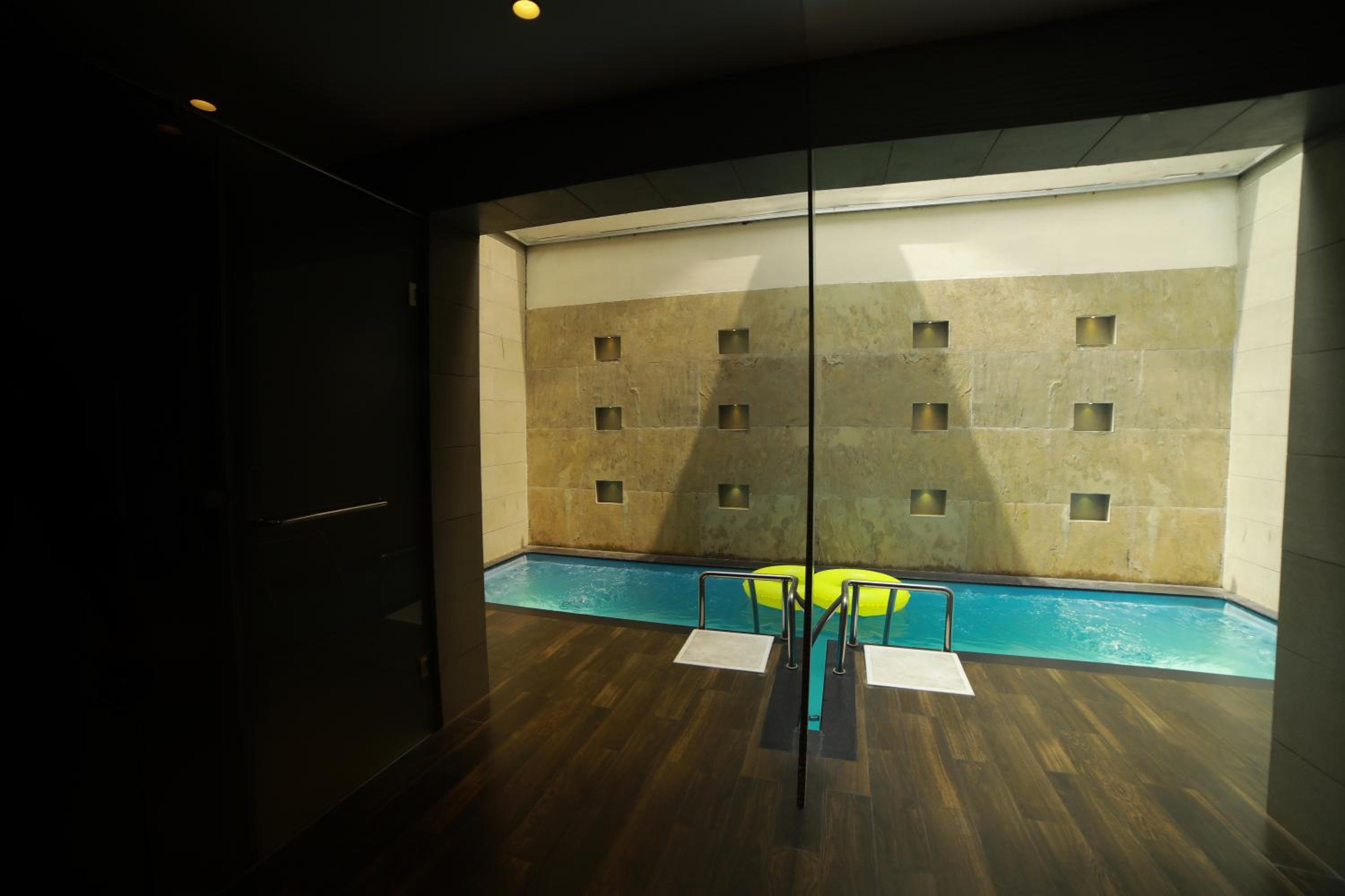 Private Pool Villa with Complimentary Pedal Boat & Zip Lining photo 3