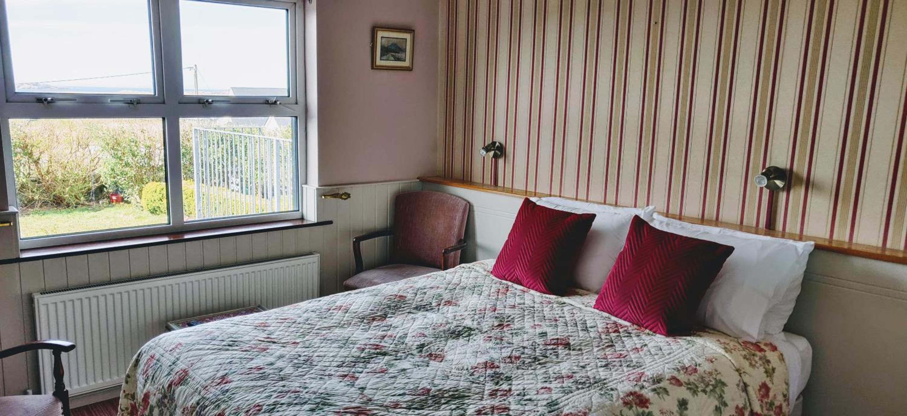 Double Room with Private Bathroom - Photo 3