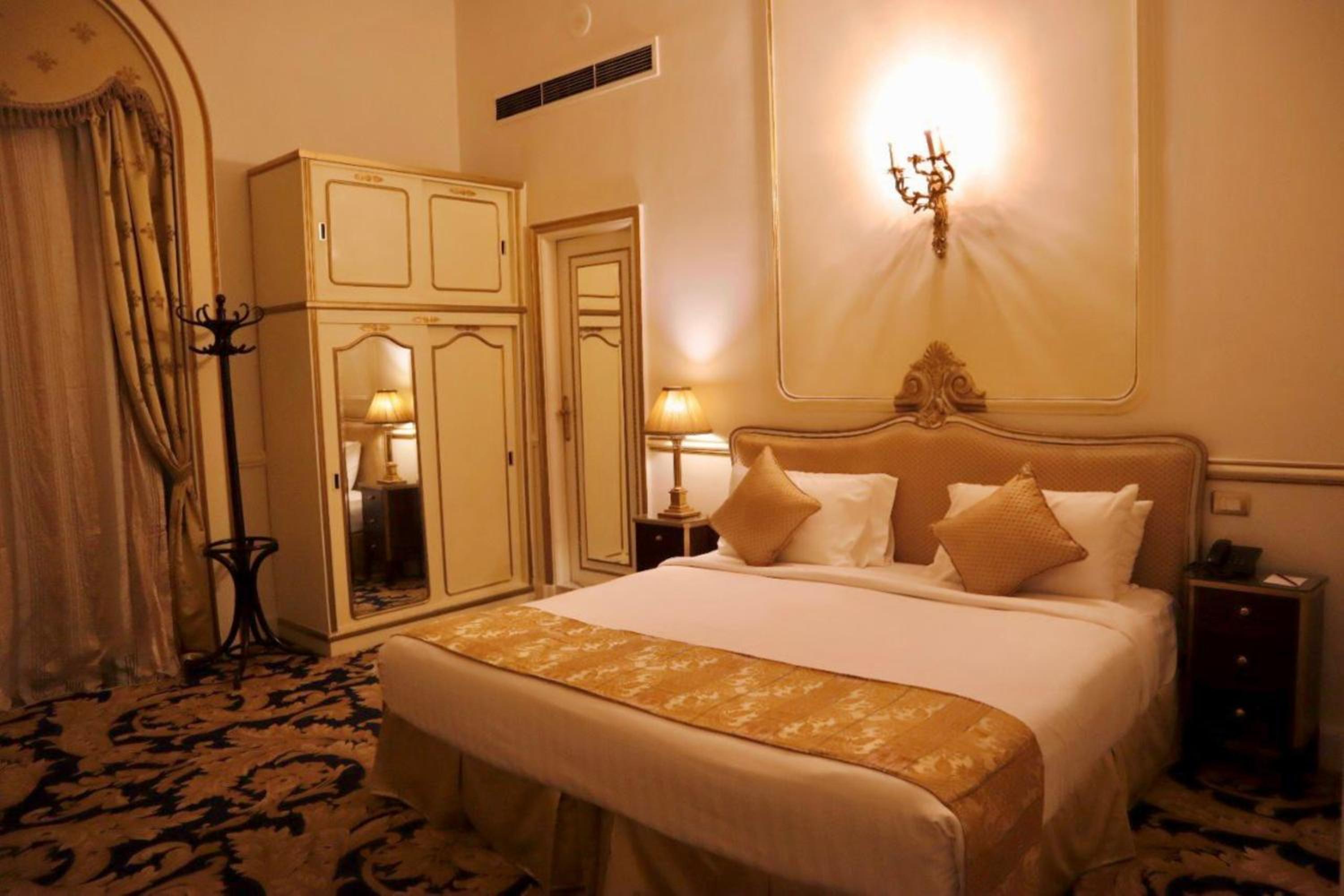 Golden Classic Room City View With Light Dinner - Photo 4