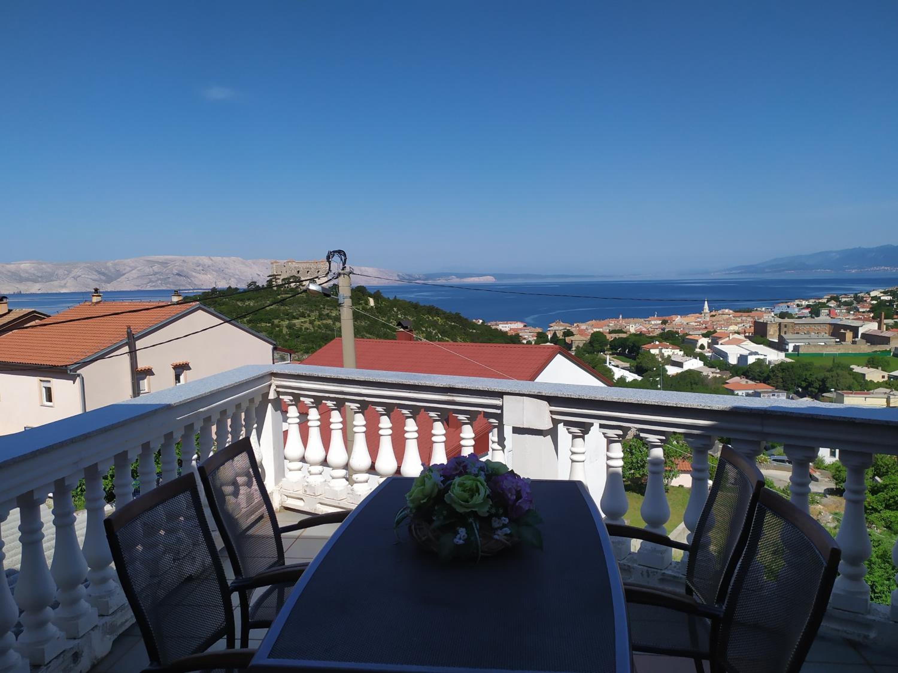 Apartment with Sea View - Photo 8
