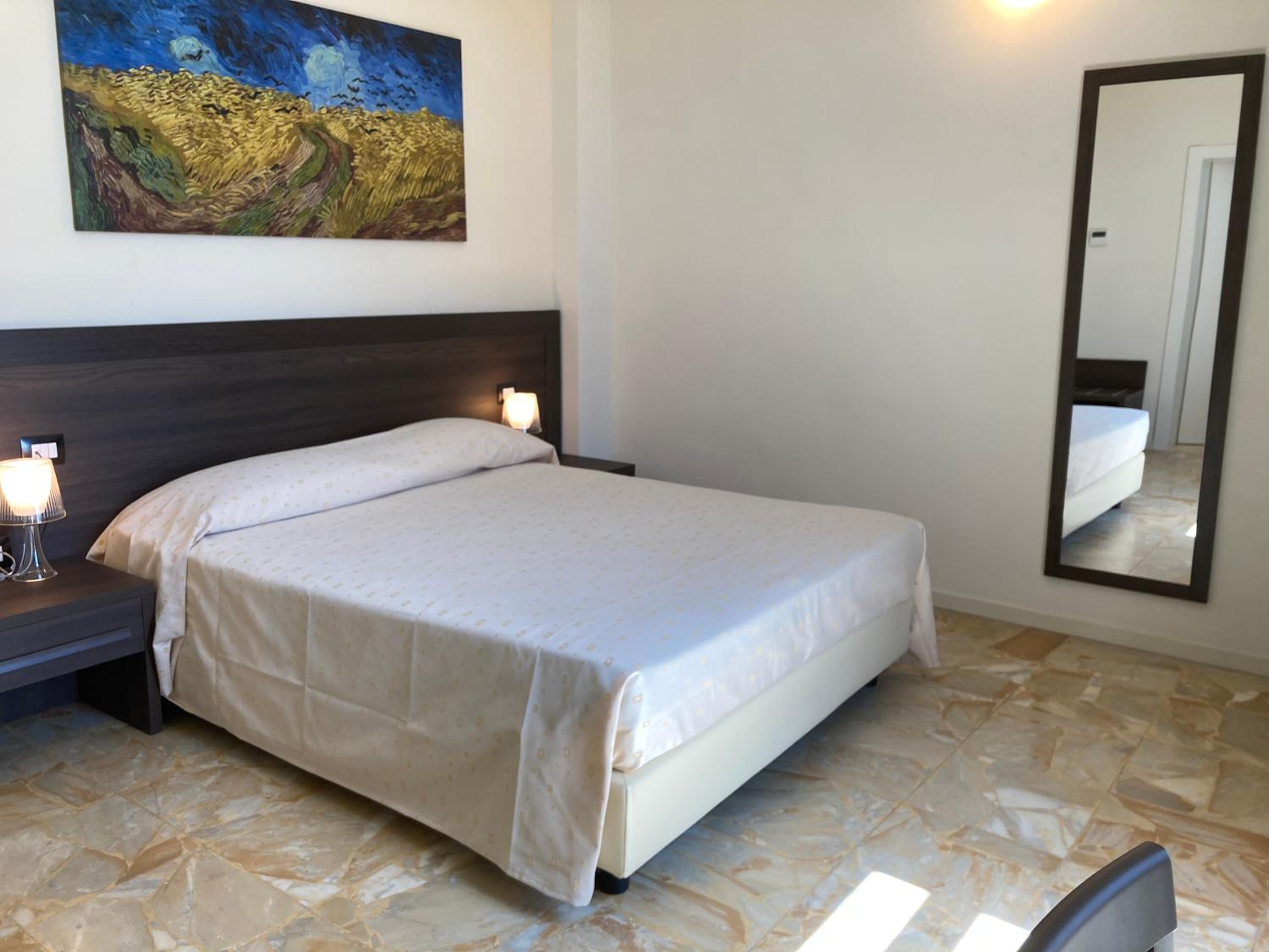 Double Room - Photo 4