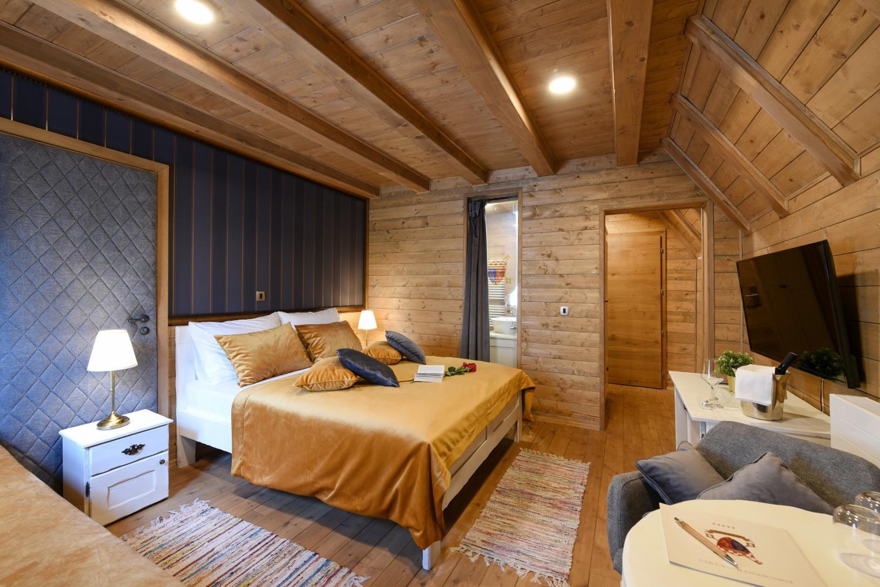 Deluxe Double Room - Photo 1