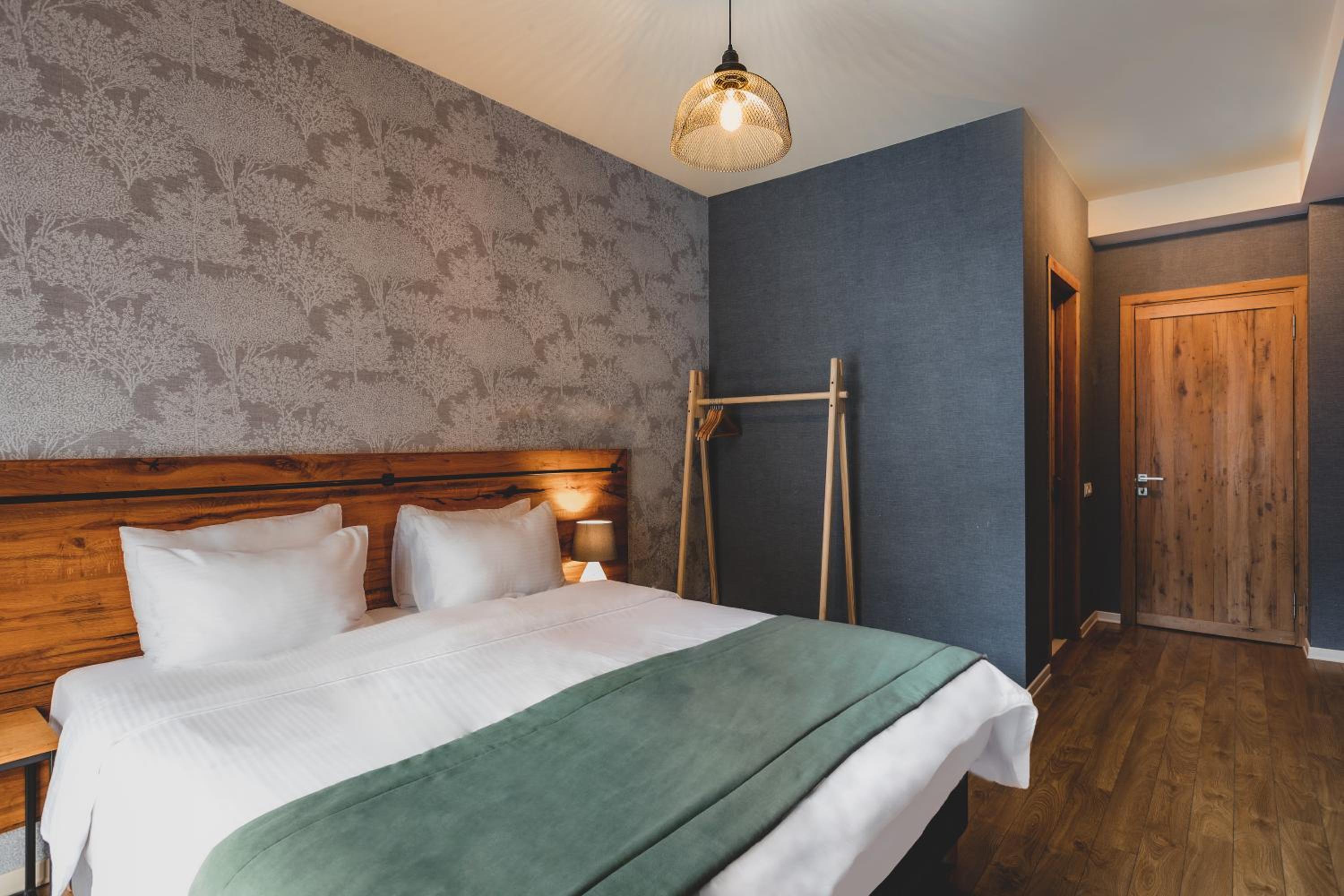 Deluxe Room with Mountain View - Photo 1