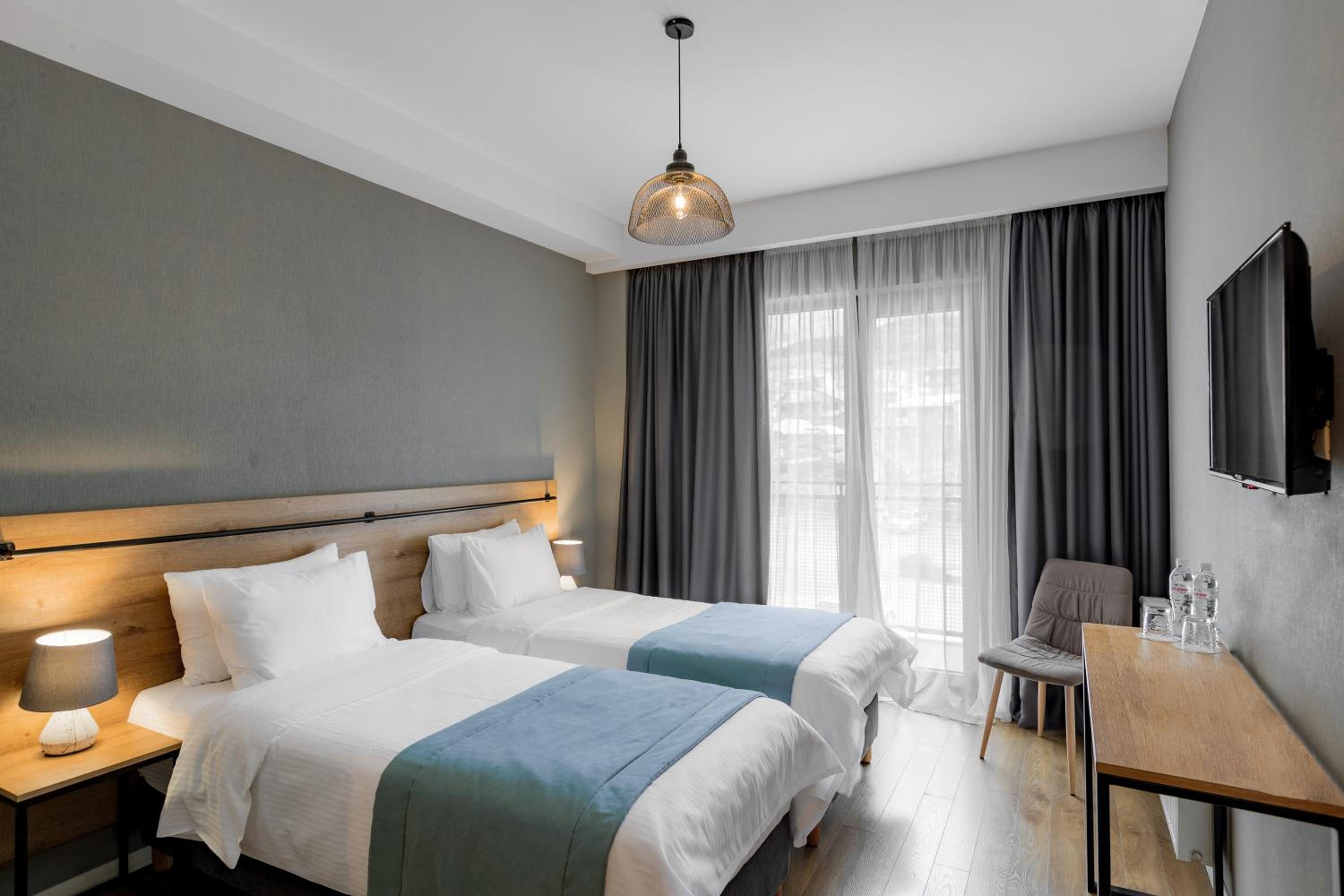 Twin Room with City View - Photo 1