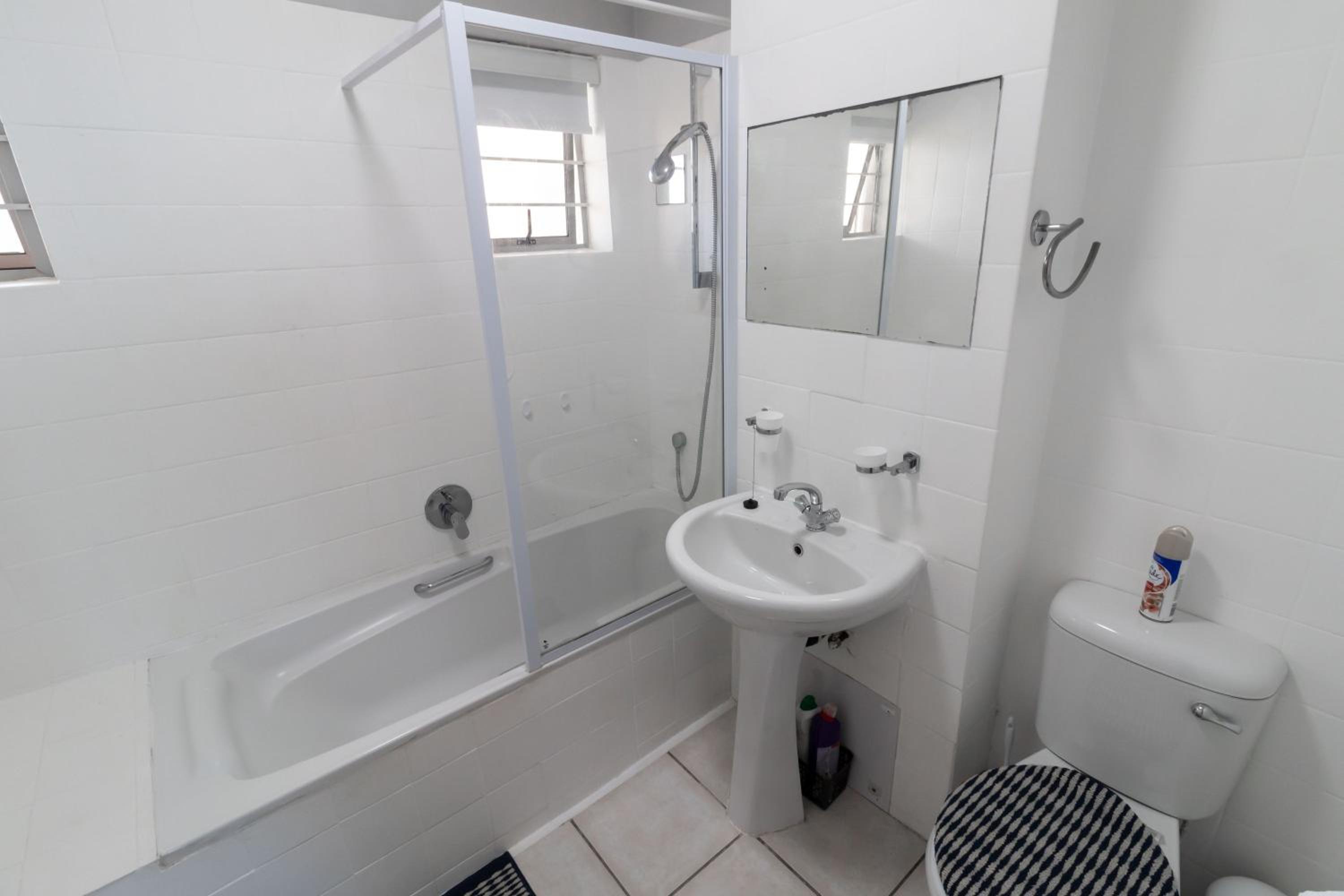 Two-Bedroom Apartment photo 2