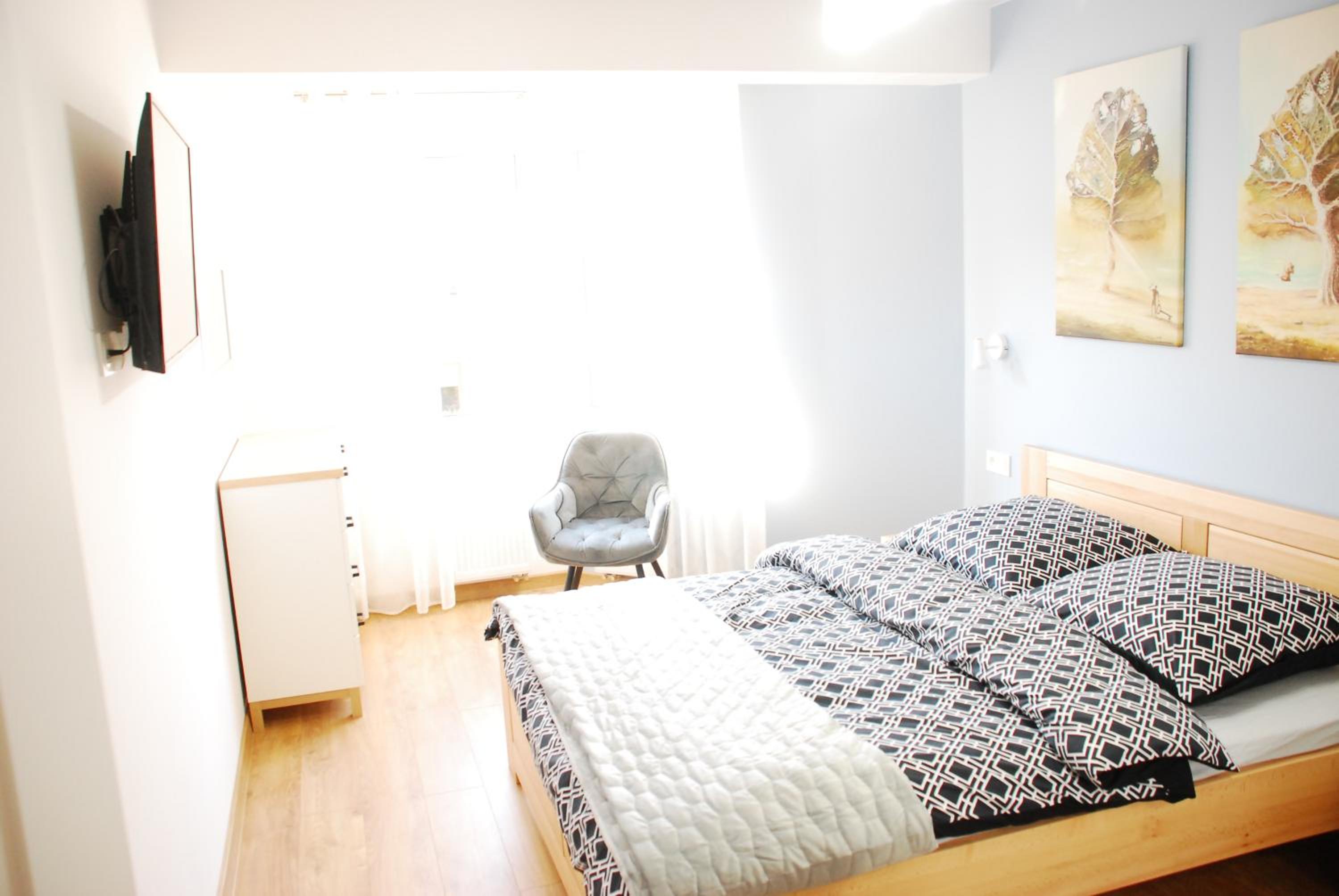 One-Bedroom Apartment photo 1