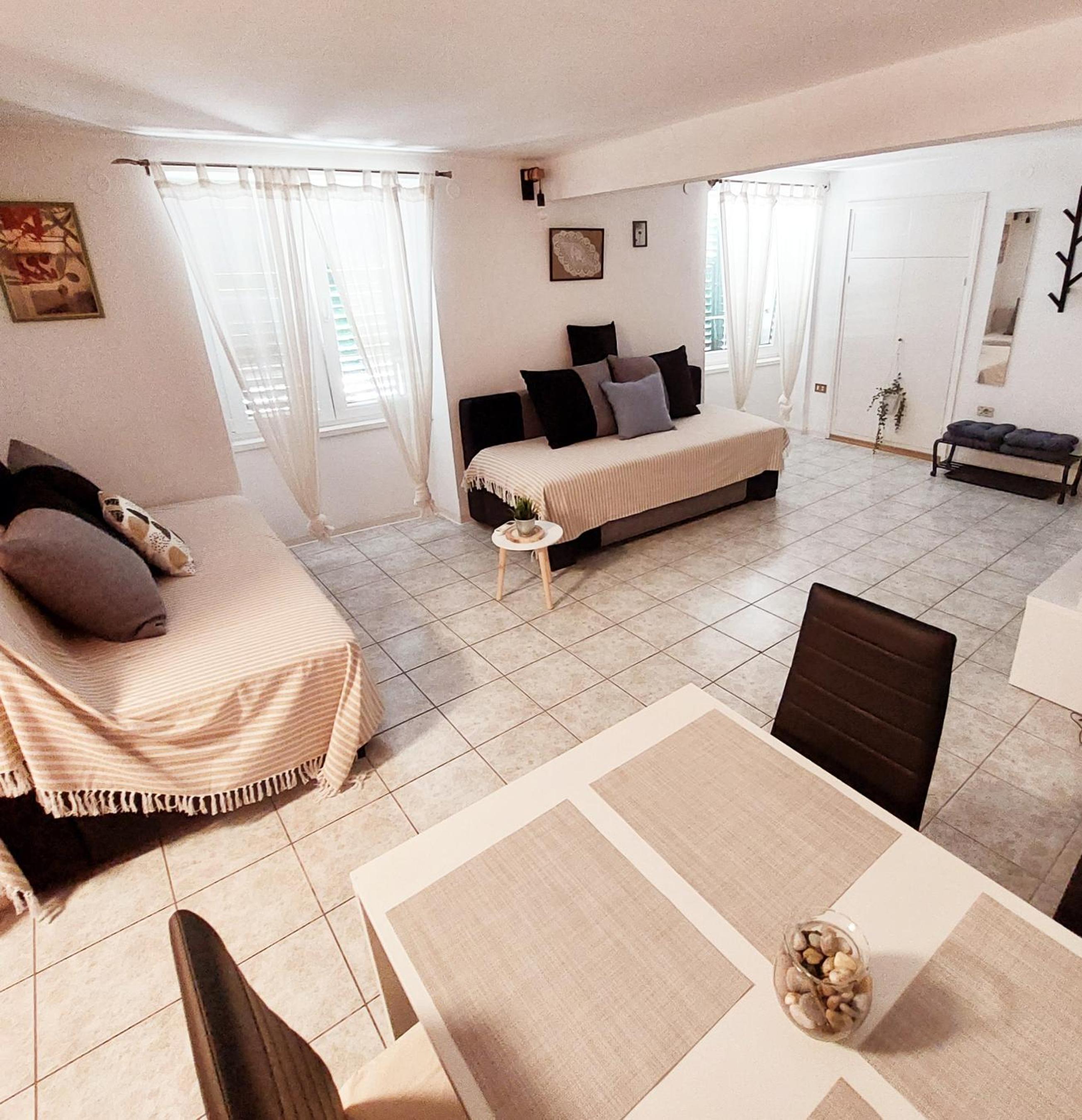 Apartment With Sea View