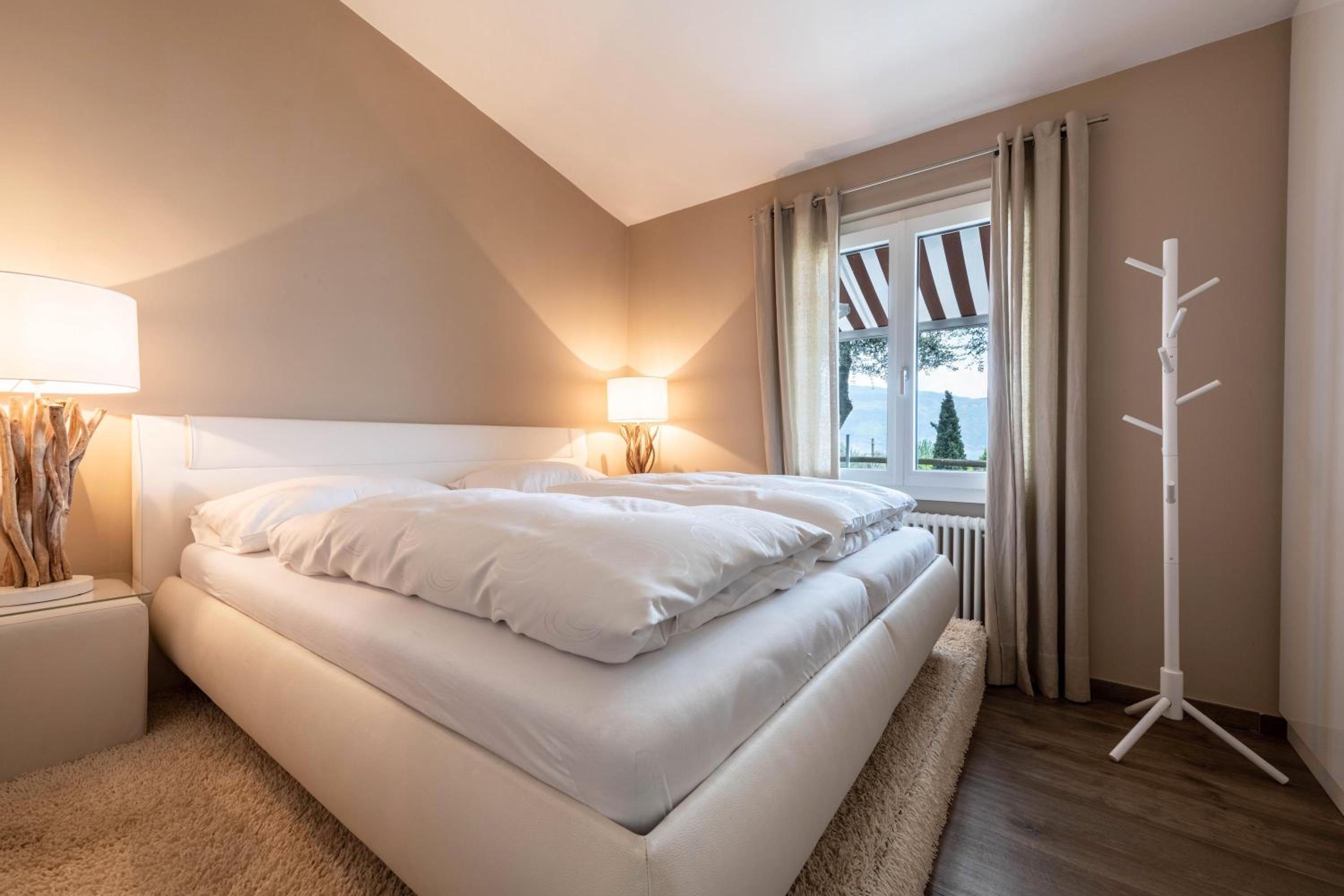 One-Bedroom Apartment with Garden photo 2