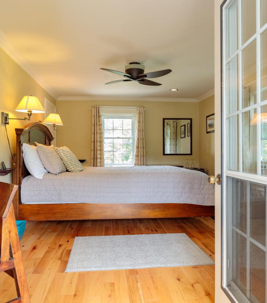 Queen Room with Balcony
