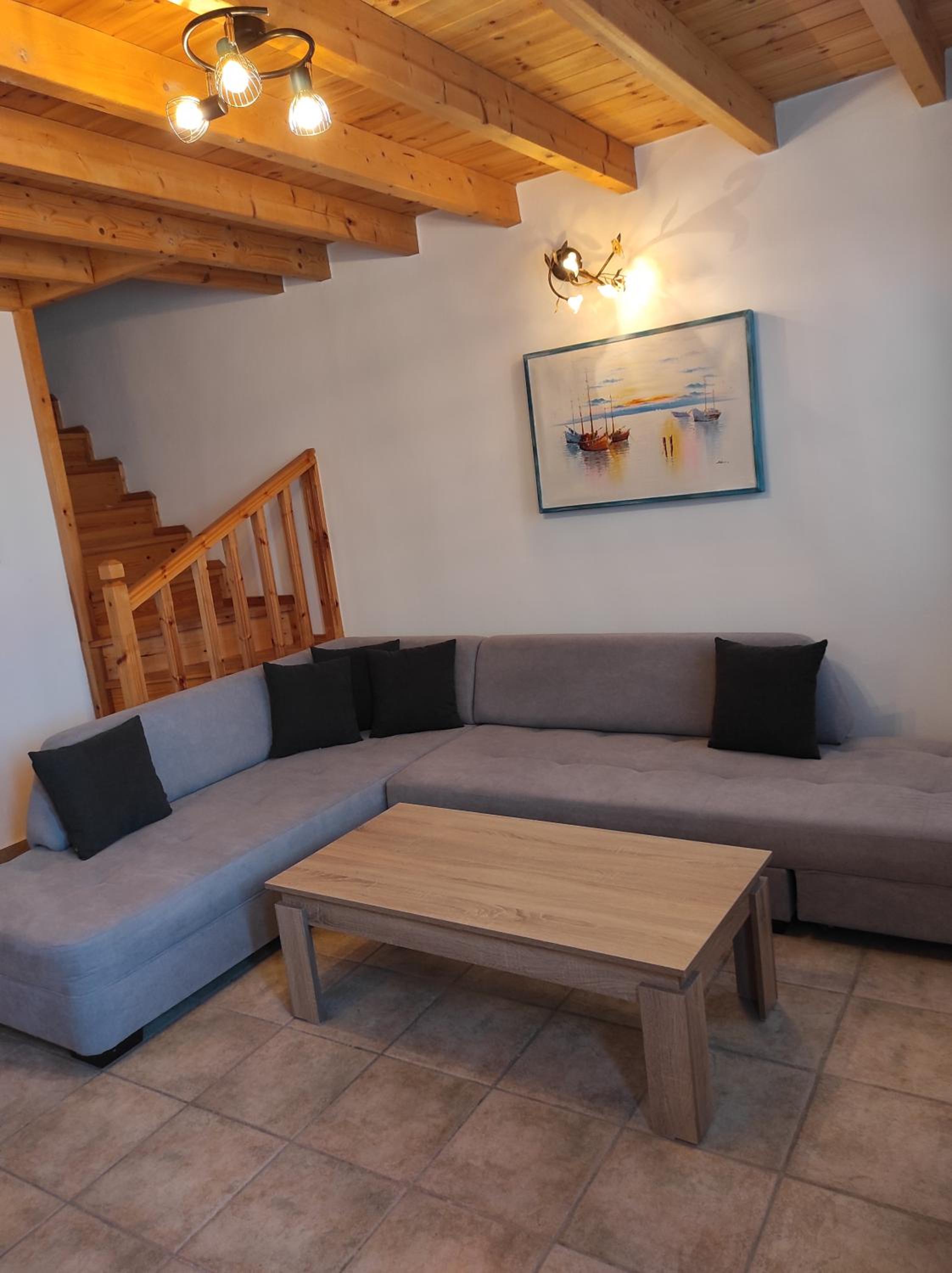 Apartment with Sea View - Photo 4
