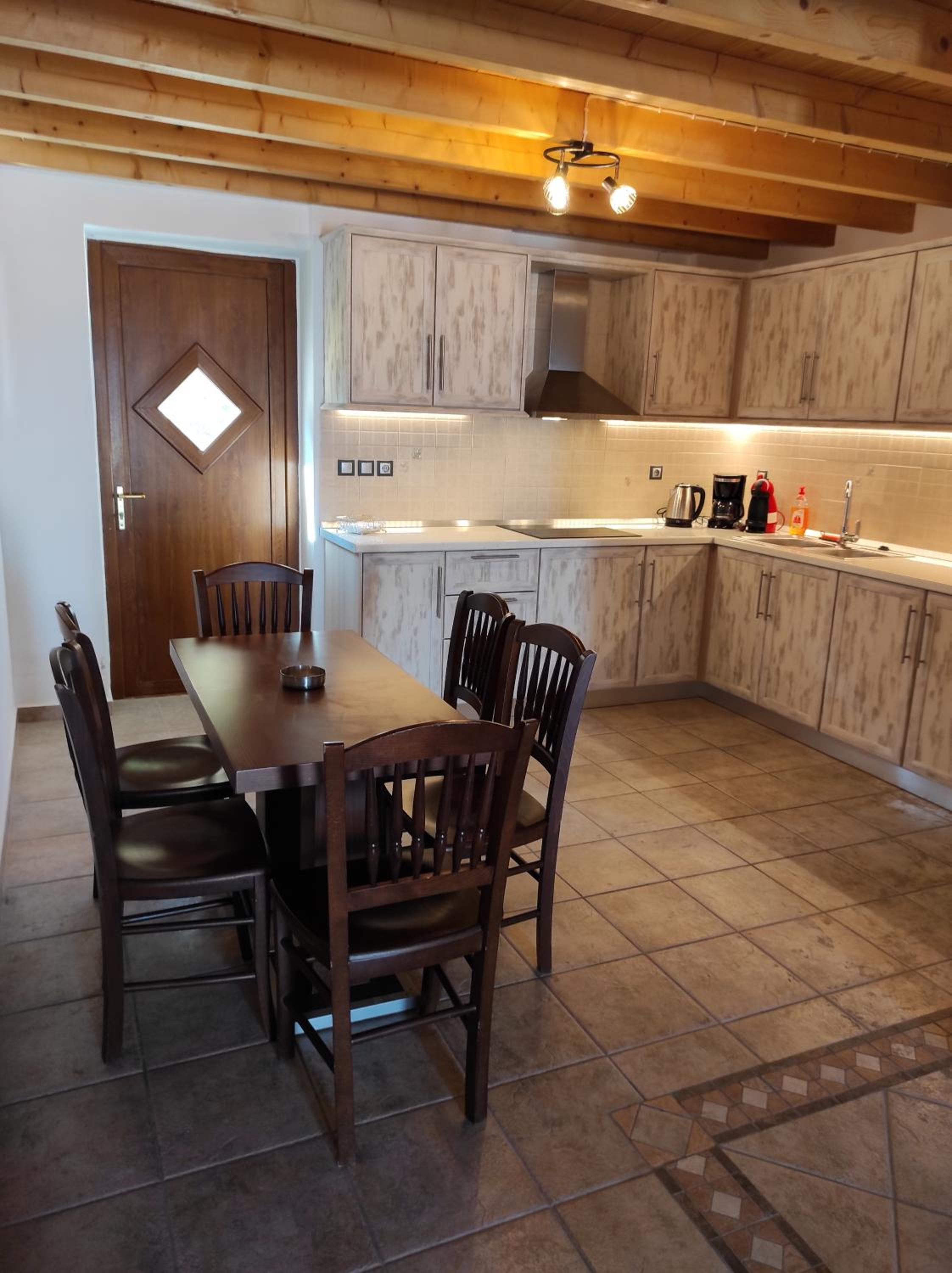 Apartment with Sea View - Photo 7