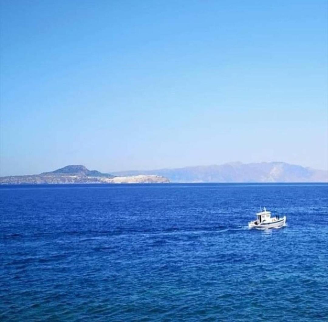 Apartment with Sea View - Photo 9