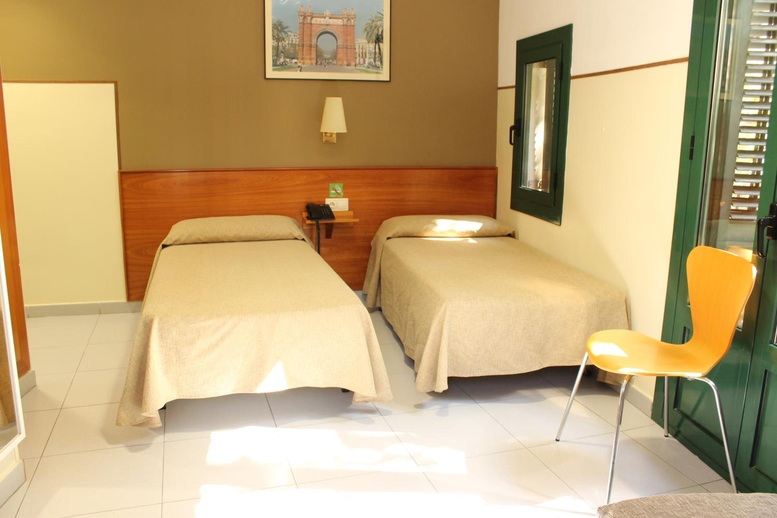 Twin Room with Balcony photo 3