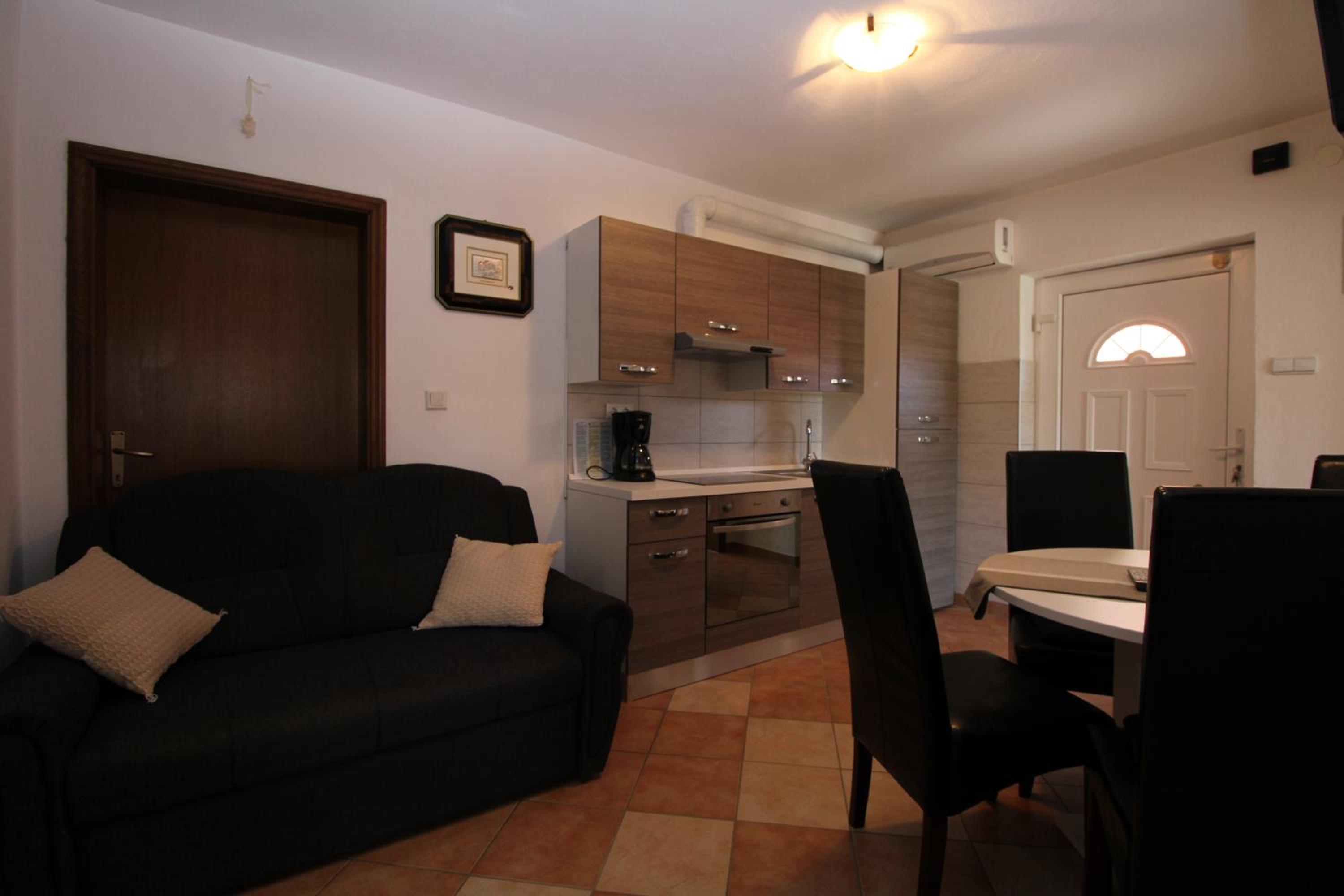 Apartment photo 3