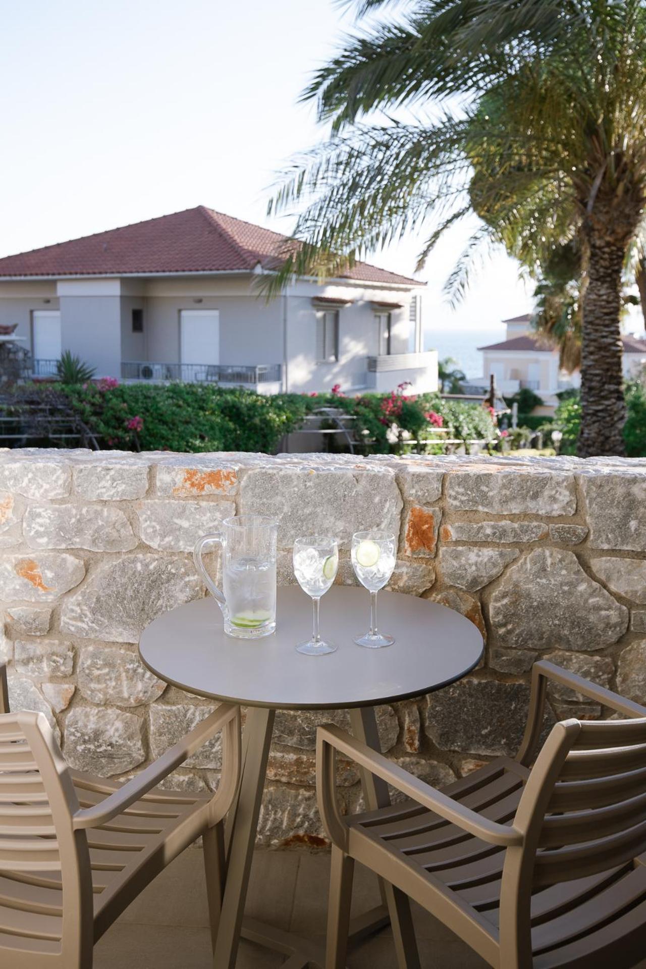 Comfort Bungalow with Garden View - Photo 3
