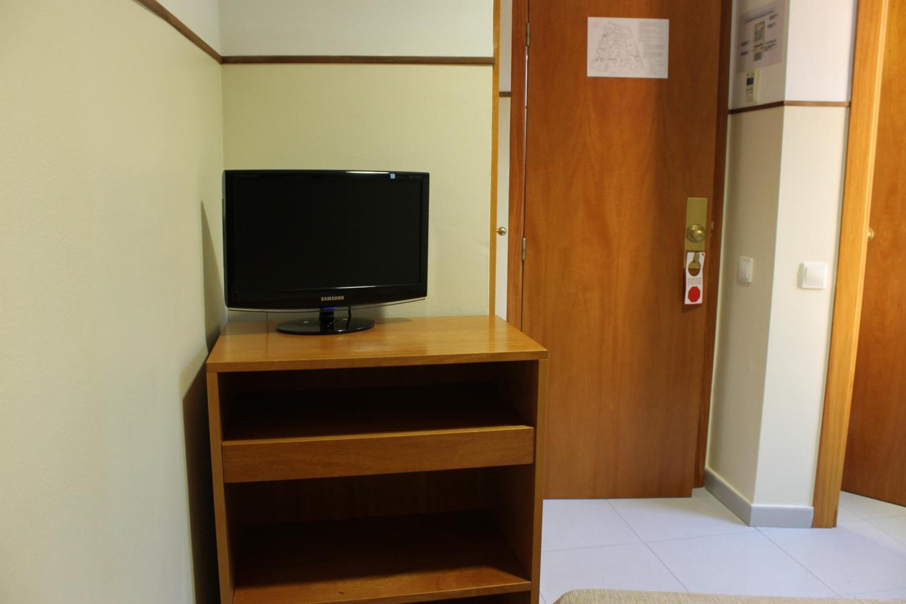 Basic Double Room with Balcony photo 2