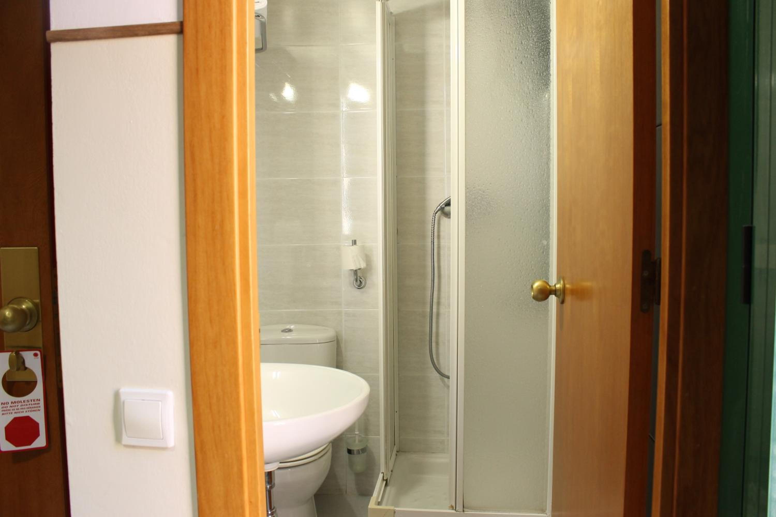Basic Double Room with Balcony photo 2