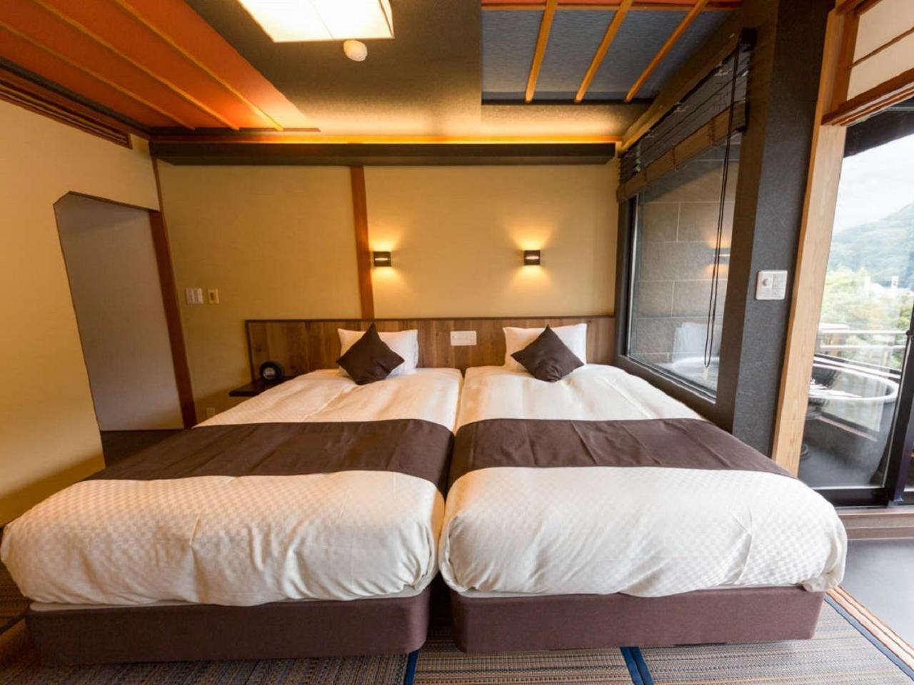 Modern Japanese-Style Twin Room with Semi Open-Air Bath - Nonsmoking photo 1