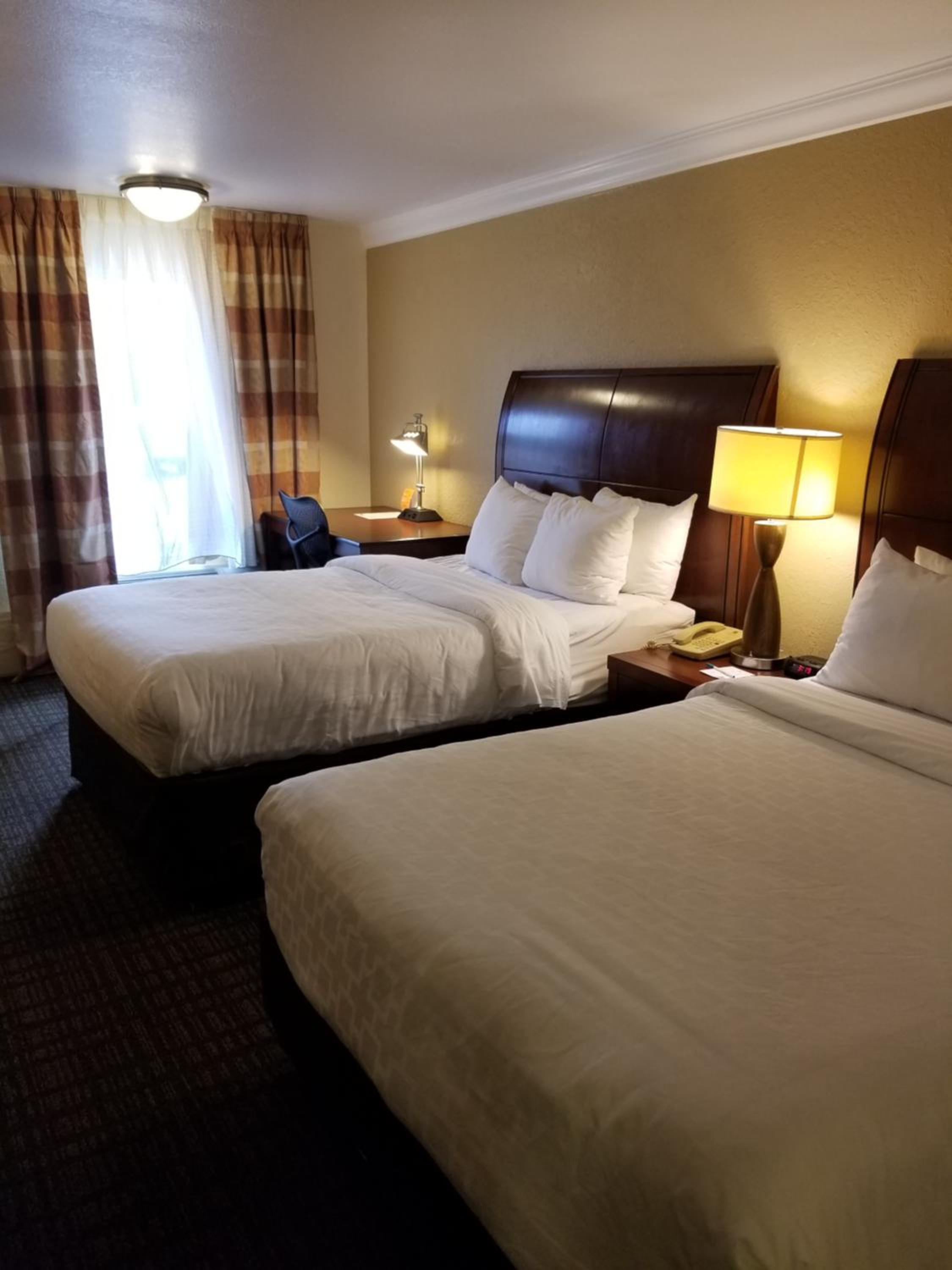 Double Room with Two Double Beds - Accessible/Non-Smoking - Photo 2