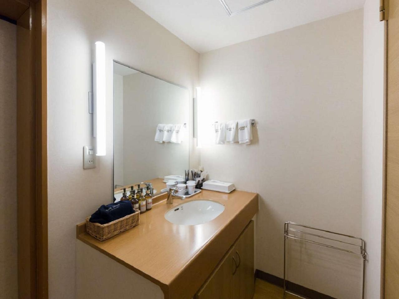 Japanese-Style Triple Room - Smoking photo 2
